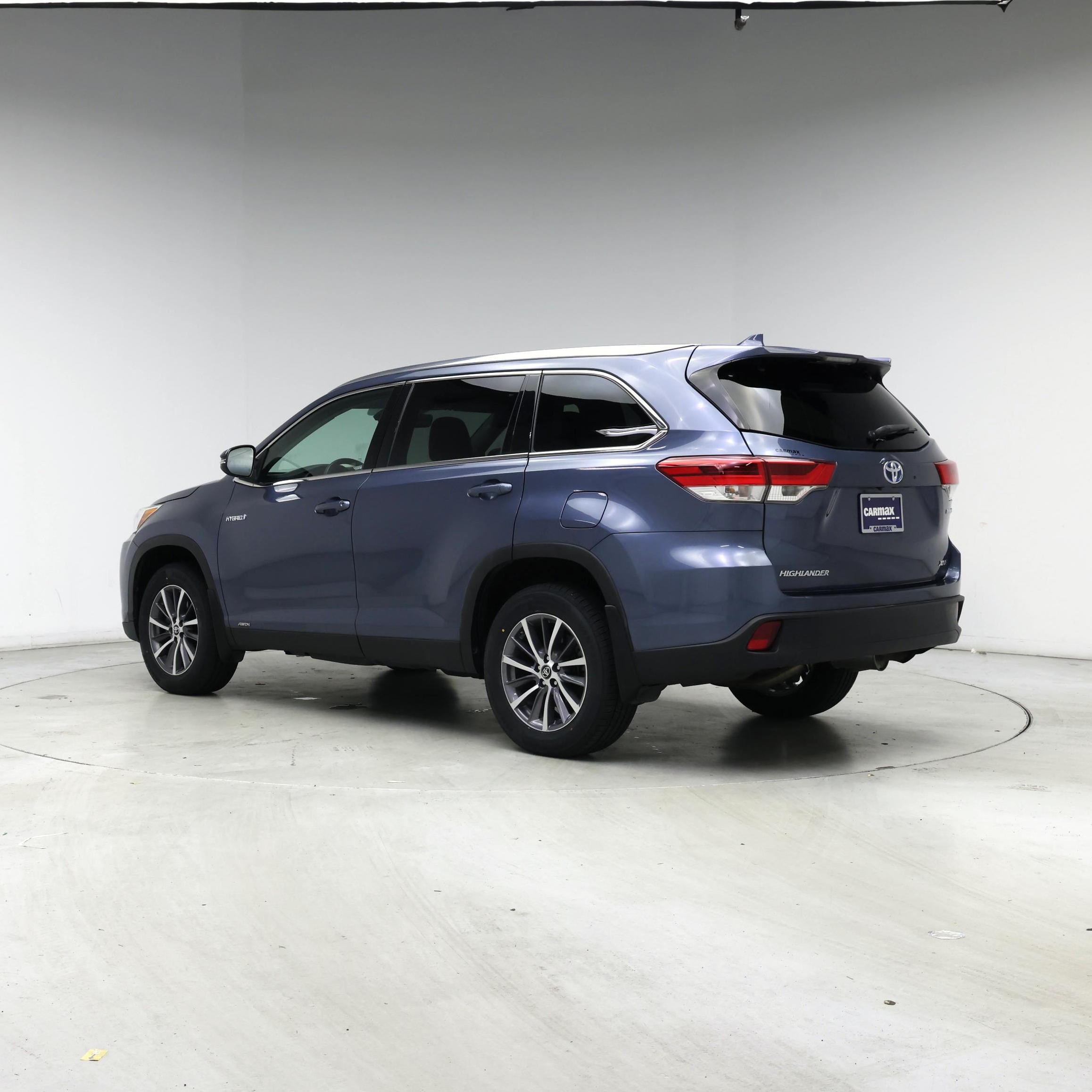 Thumbnail: 2019 Toyota Highlander - 2