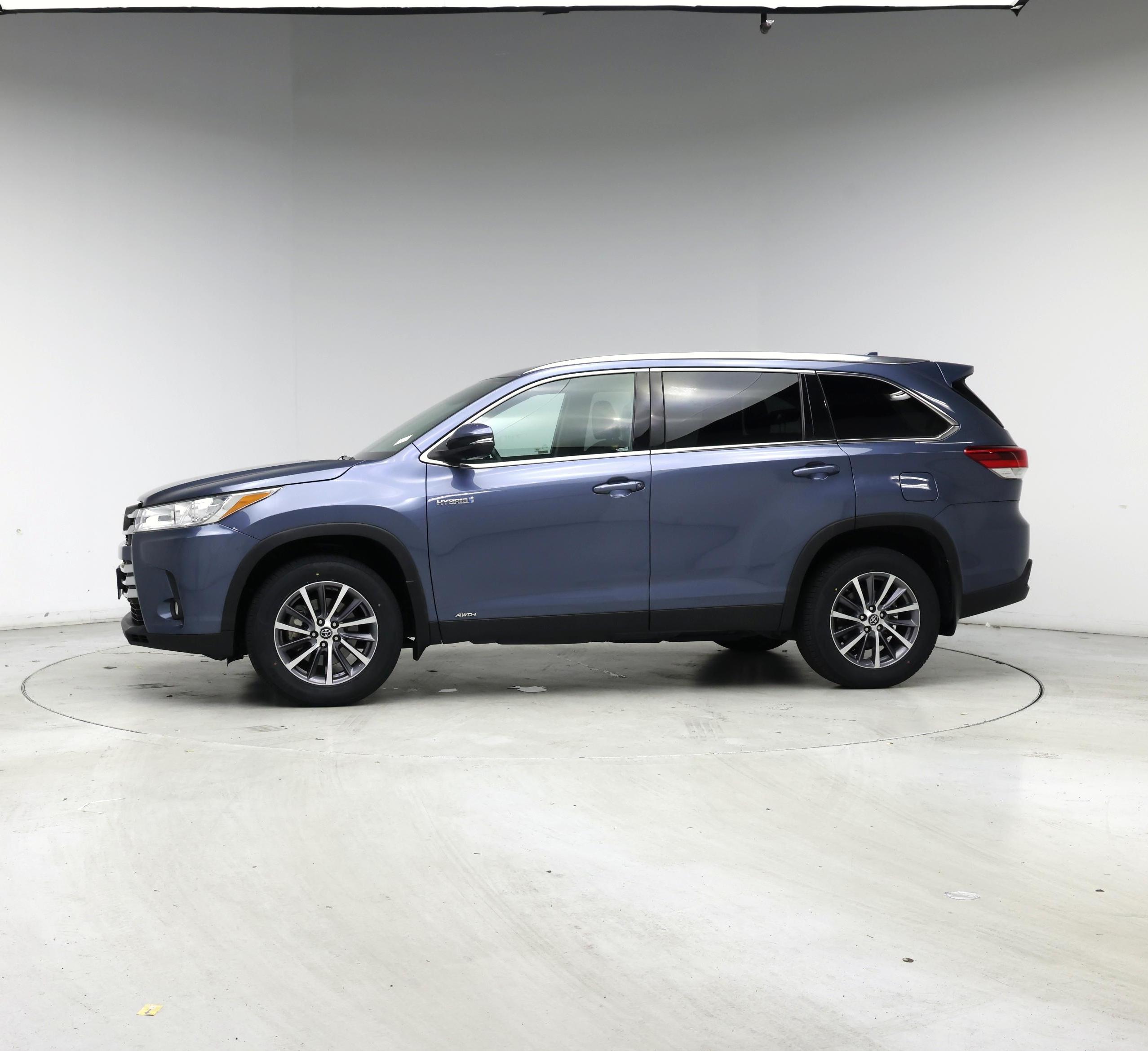 Thumbnail: 2019 Toyota Highlander - 3