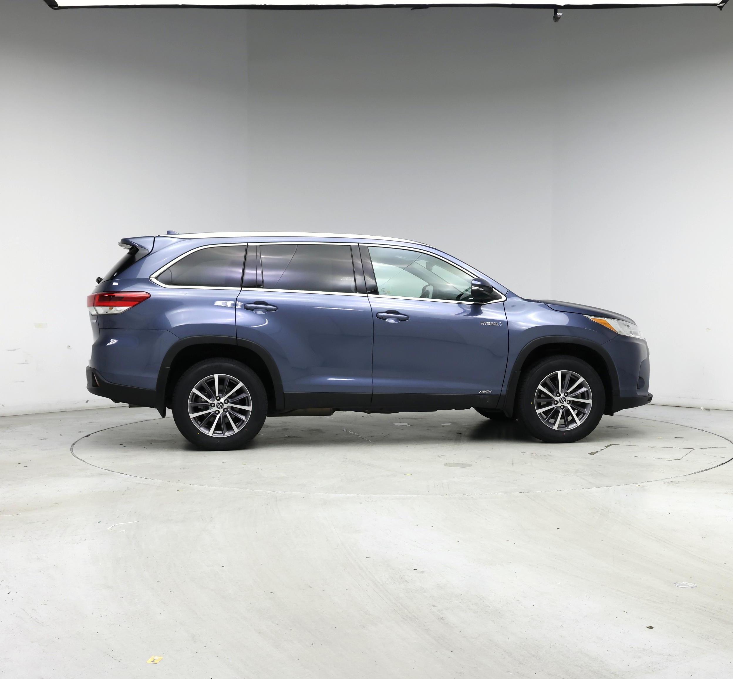 Thumbnail: 2019 Toyota Highlander - 7