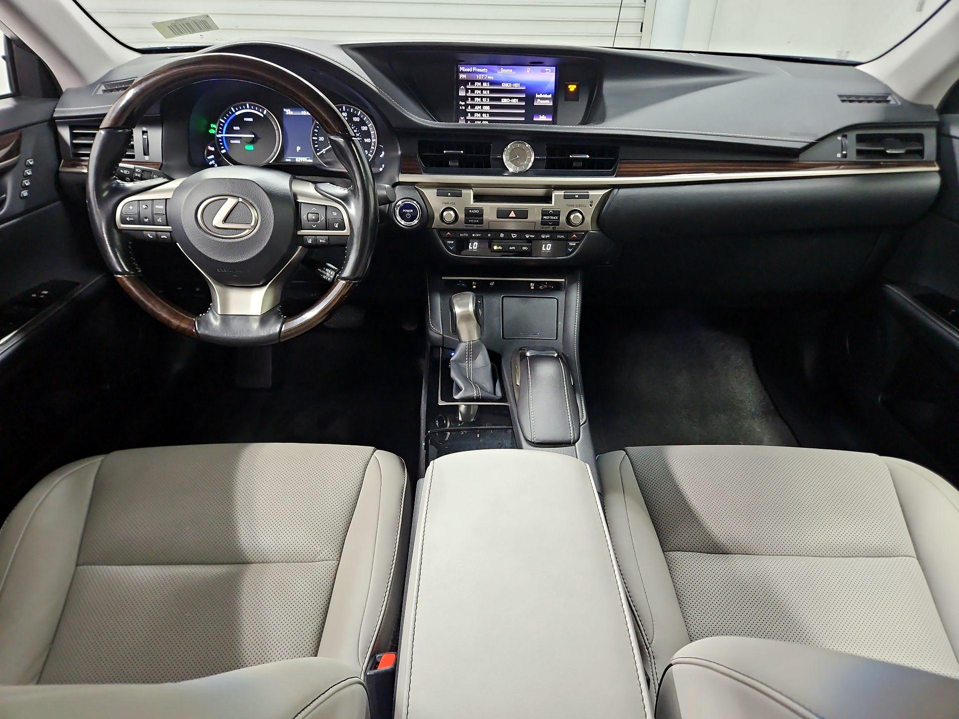 Thumbnail: 2017 Lexus ES - 9