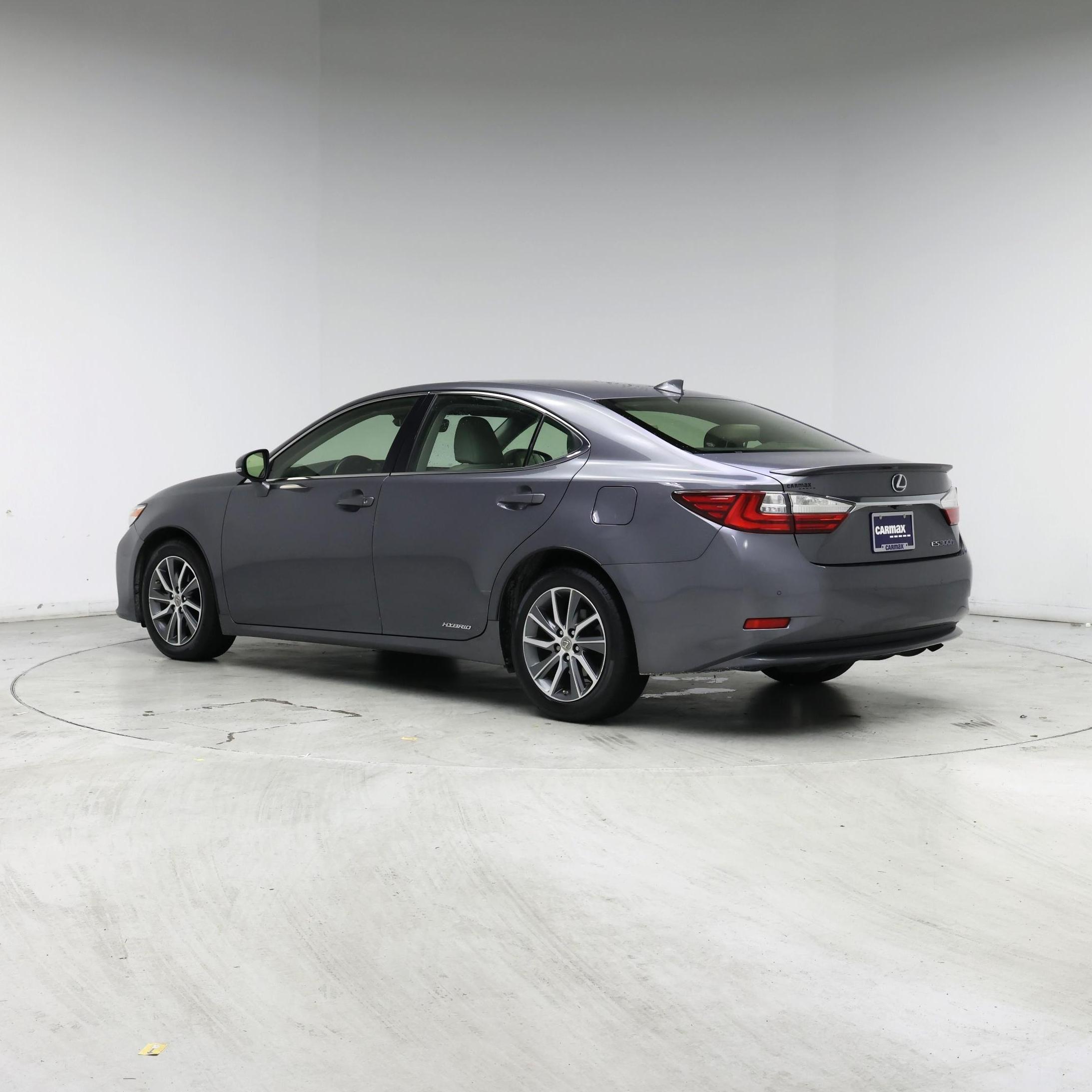 Thumbnail: 2017 Lexus ES - 2