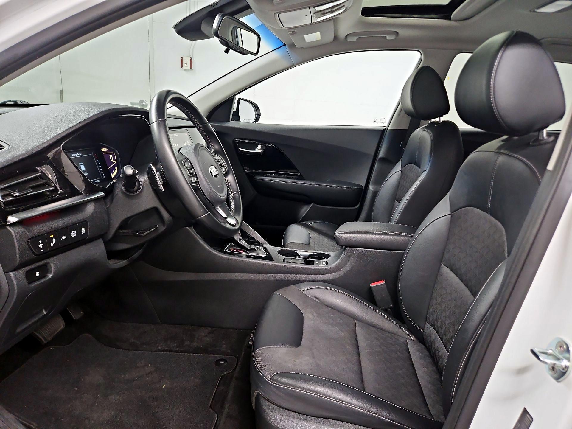 Thumbnail: 2021 Kia Niro - 11