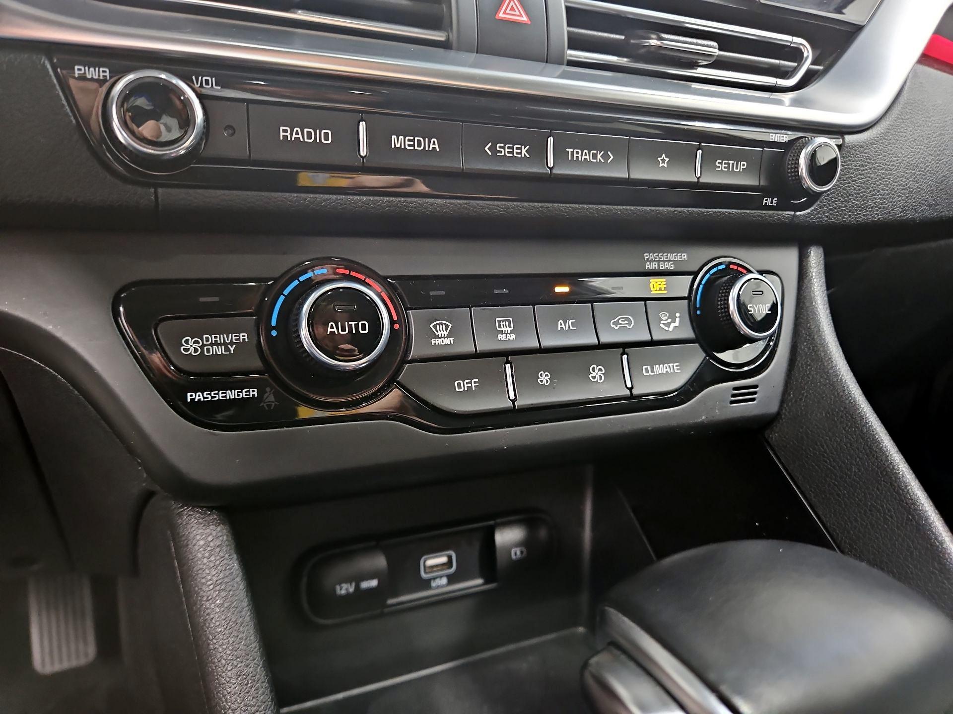 Thumbnail: 2021 Kia Niro - 16