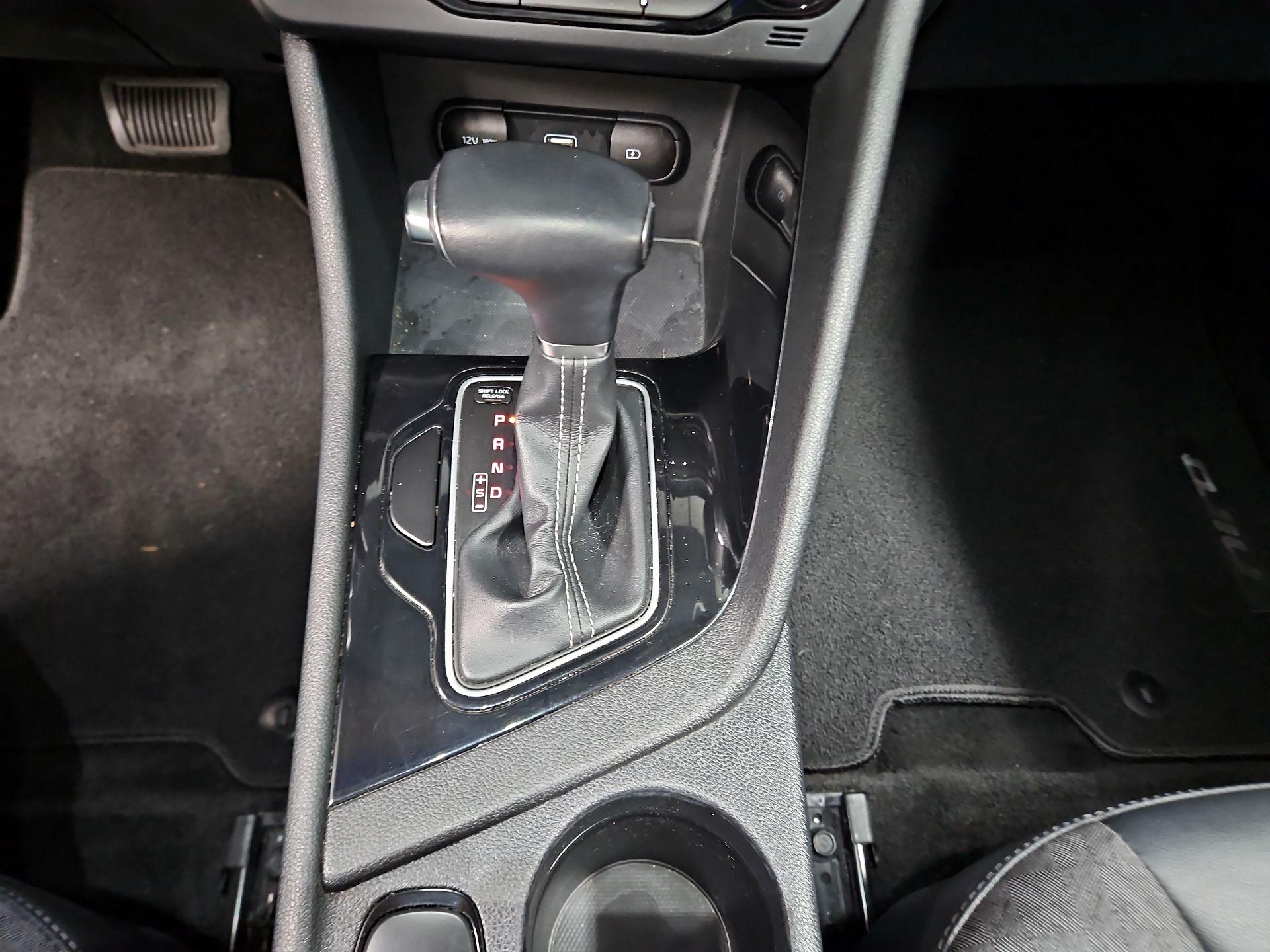 Thumbnail: 2021 Kia Niro - 17