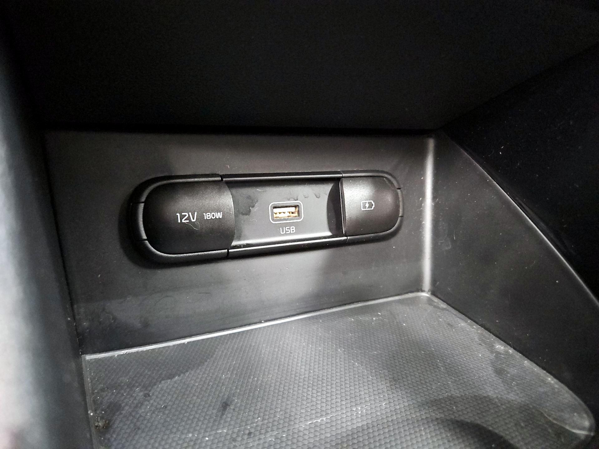 Thumbnail: 2021 Kia Niro - 18