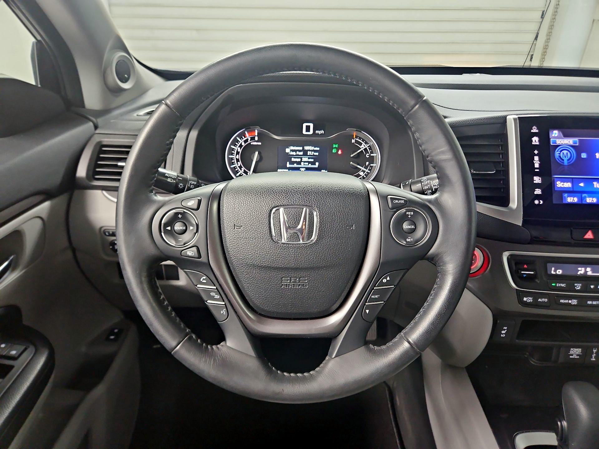 Thumbnail: 2018 Honda Pilot - 10