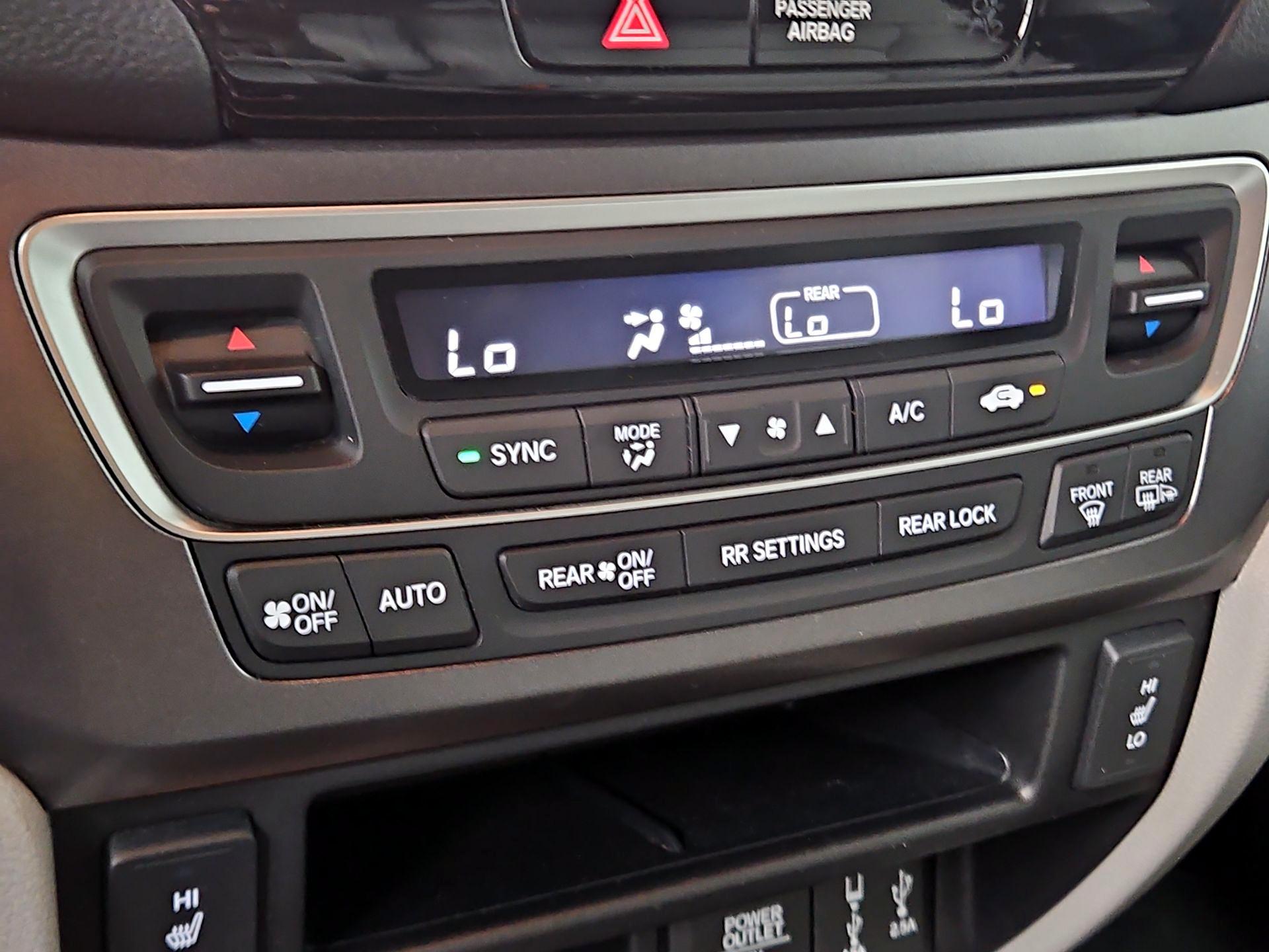 Thumbnail: 2018 Honda Pilot - 16