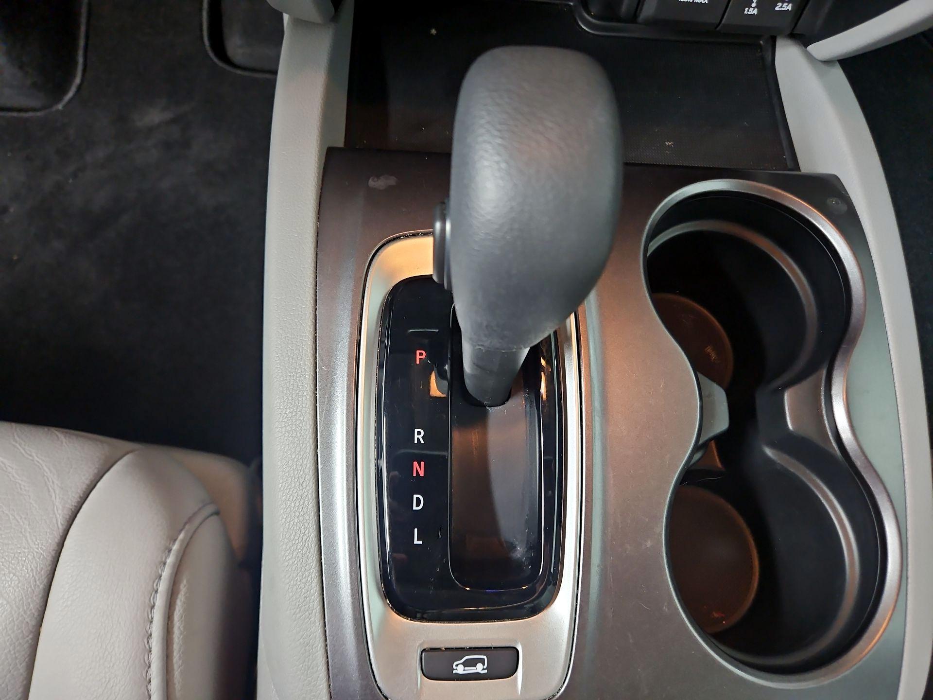 Thumbnail: 2018 Honda Pilot - 17