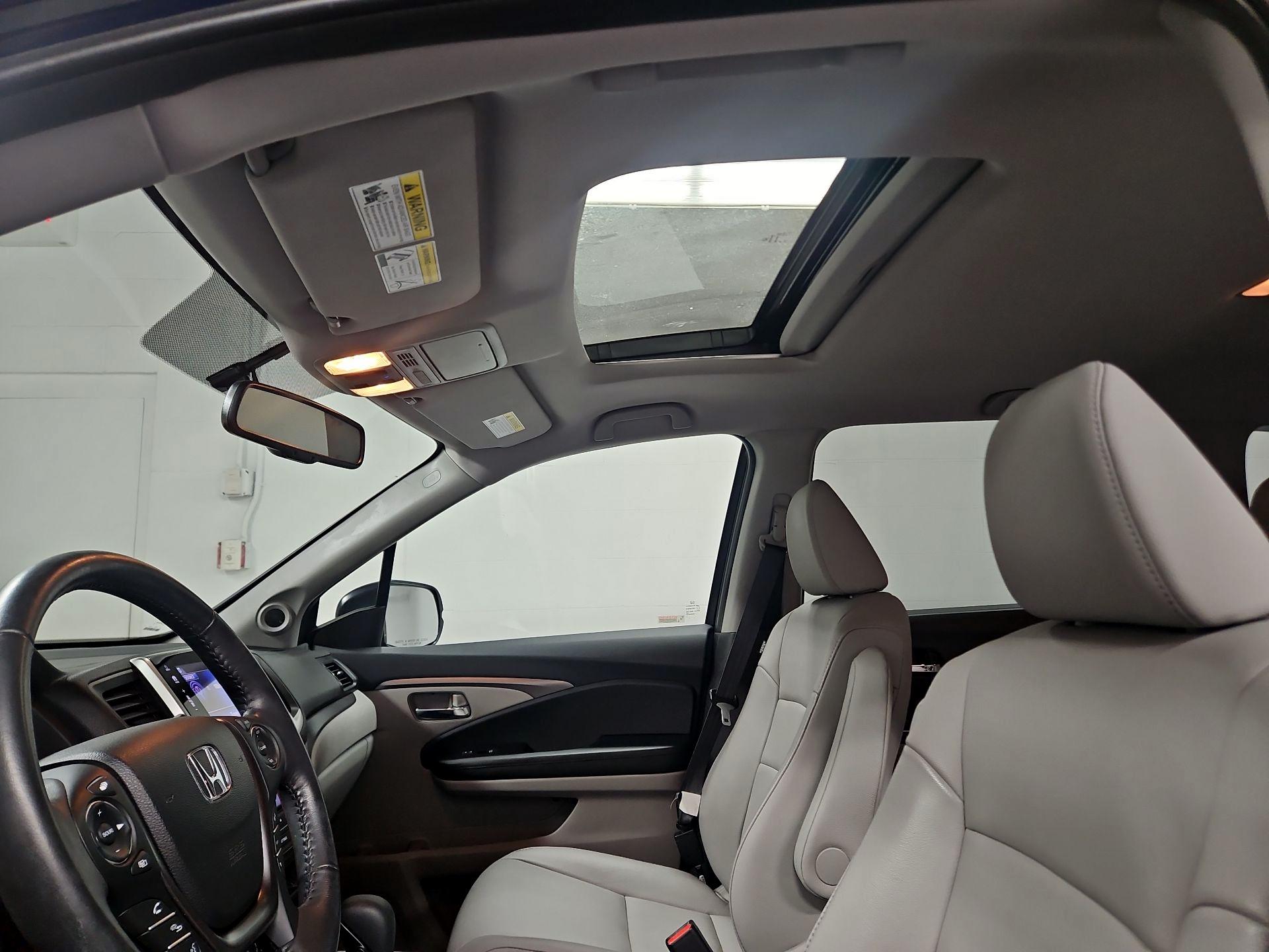 Thumbnail: 2018 Honda Pilot - 19