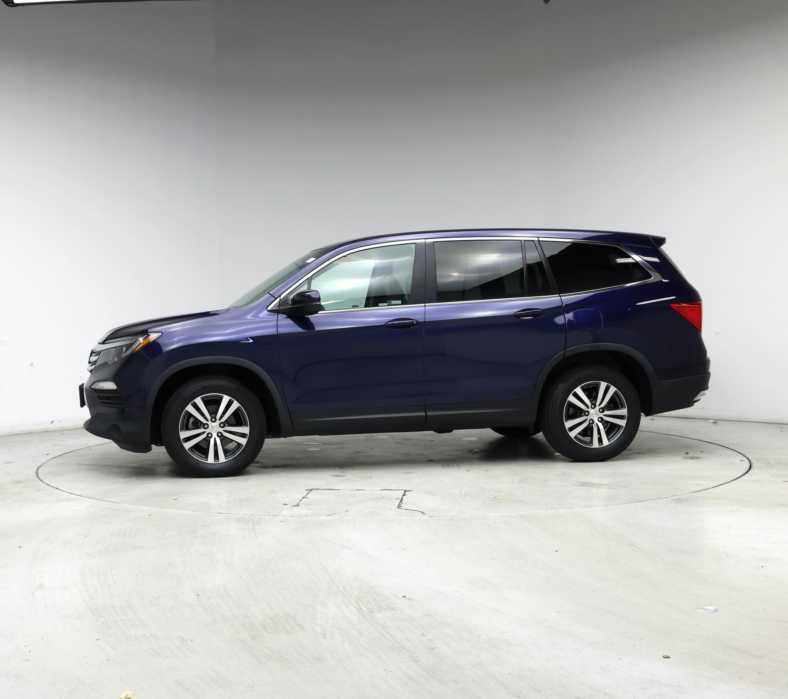 Thumbnail: 2018 Honda Pilot - 3