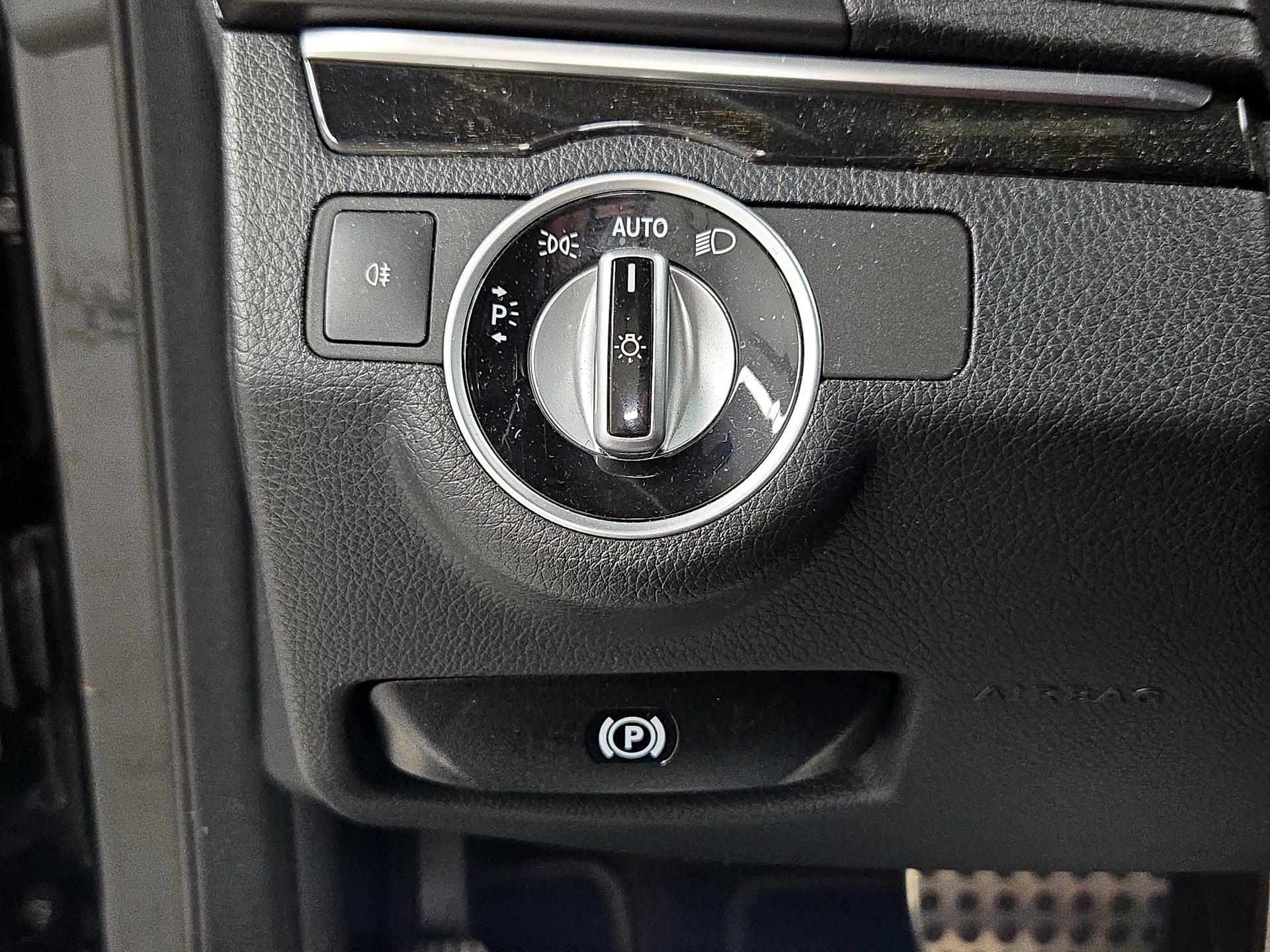 Thumbnail: 2016 Mercedes-Benz E-Class - 13