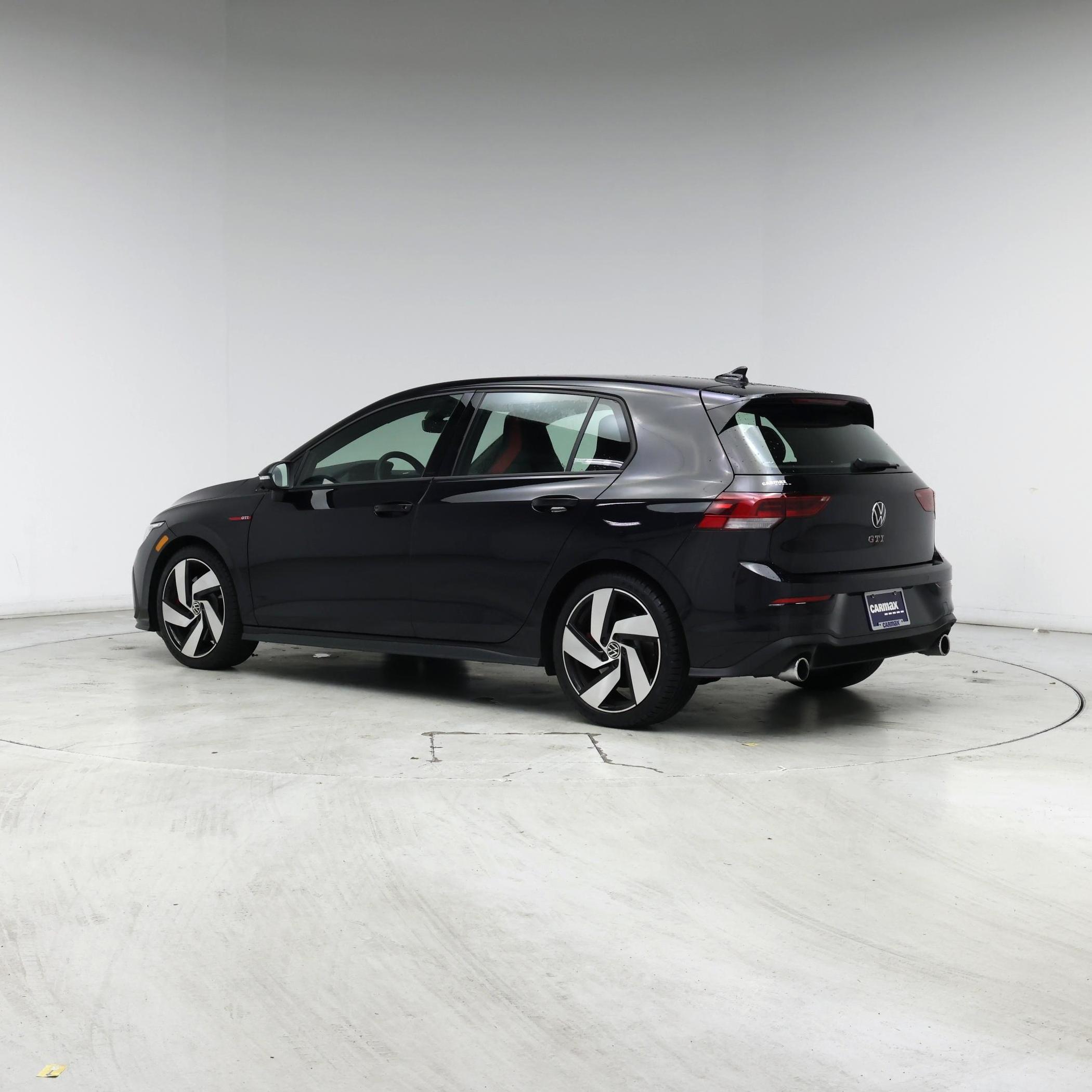 Thumbnail: 2022 Volkswagen Golf - 2