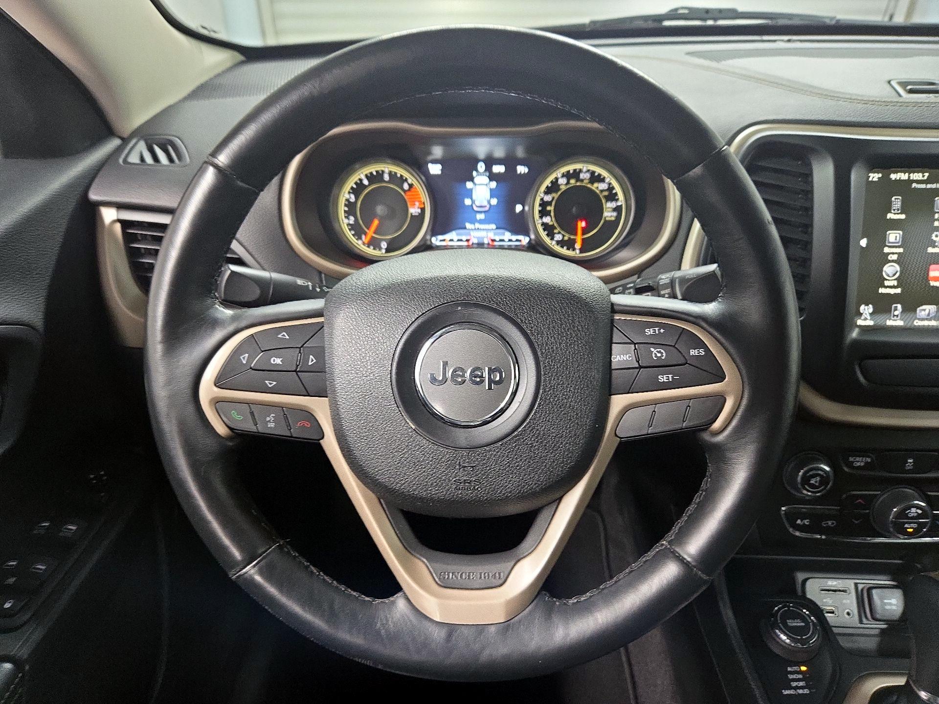 Thumbnail: 2017 Jeep Cherokee - 10