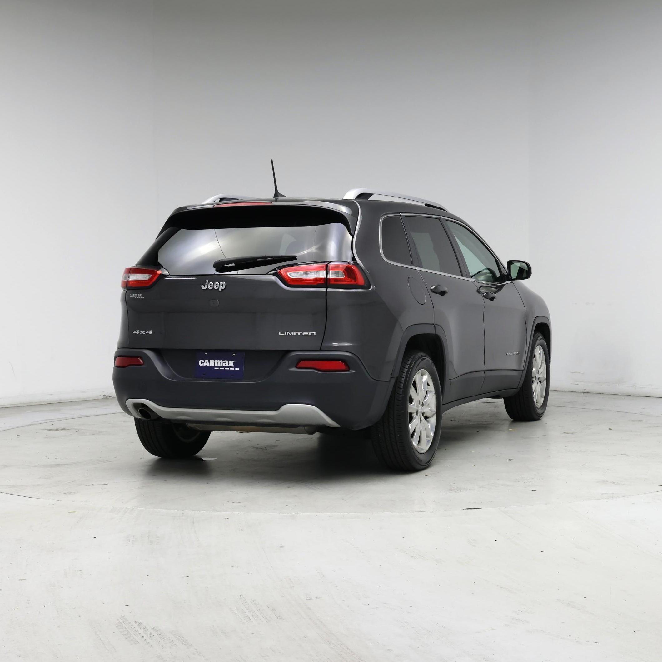 Thumbnail: 2017 Jeep Cherokee - 8