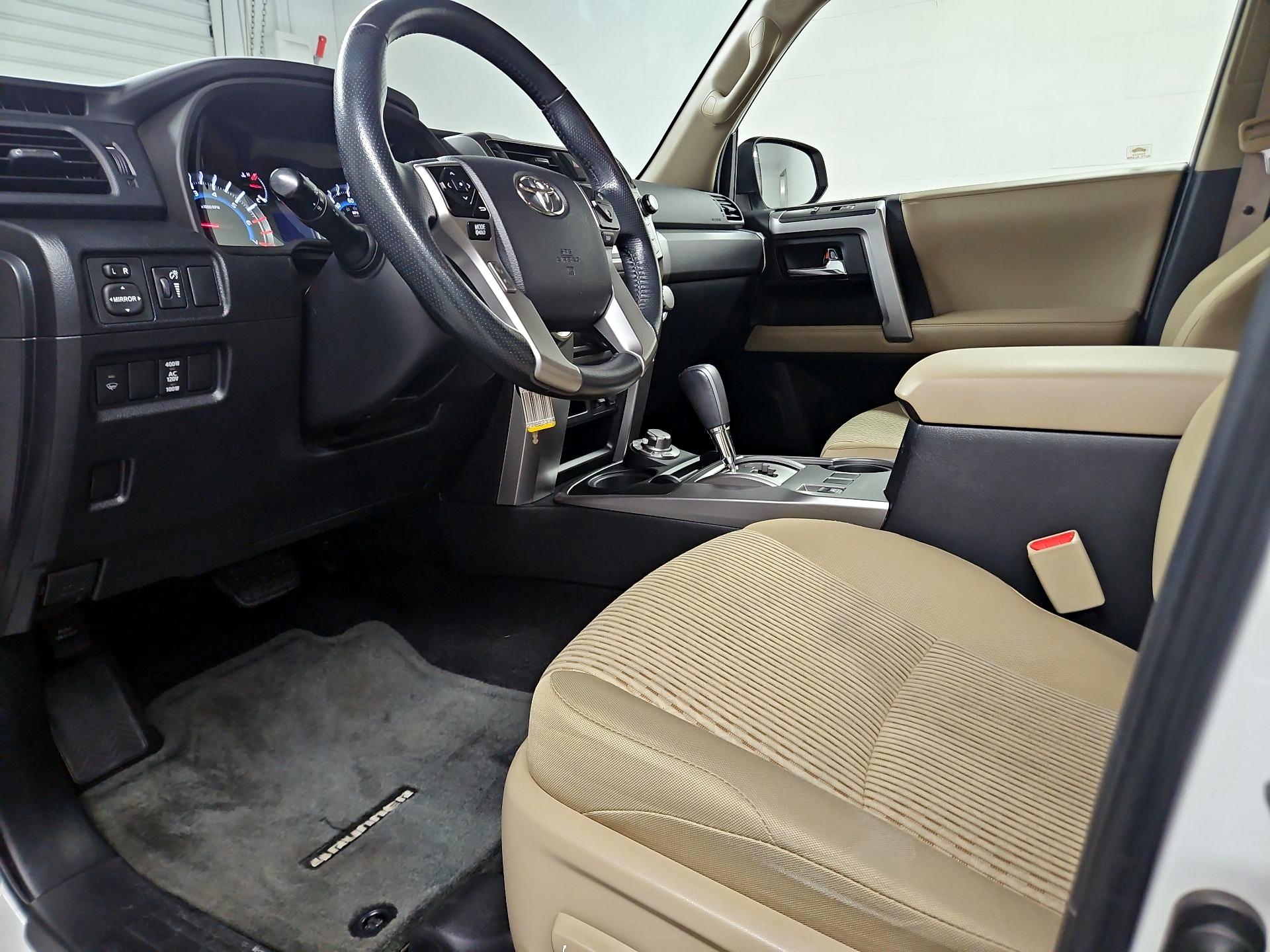 Thumbnail: 2014 Toyota 4Runner - 11