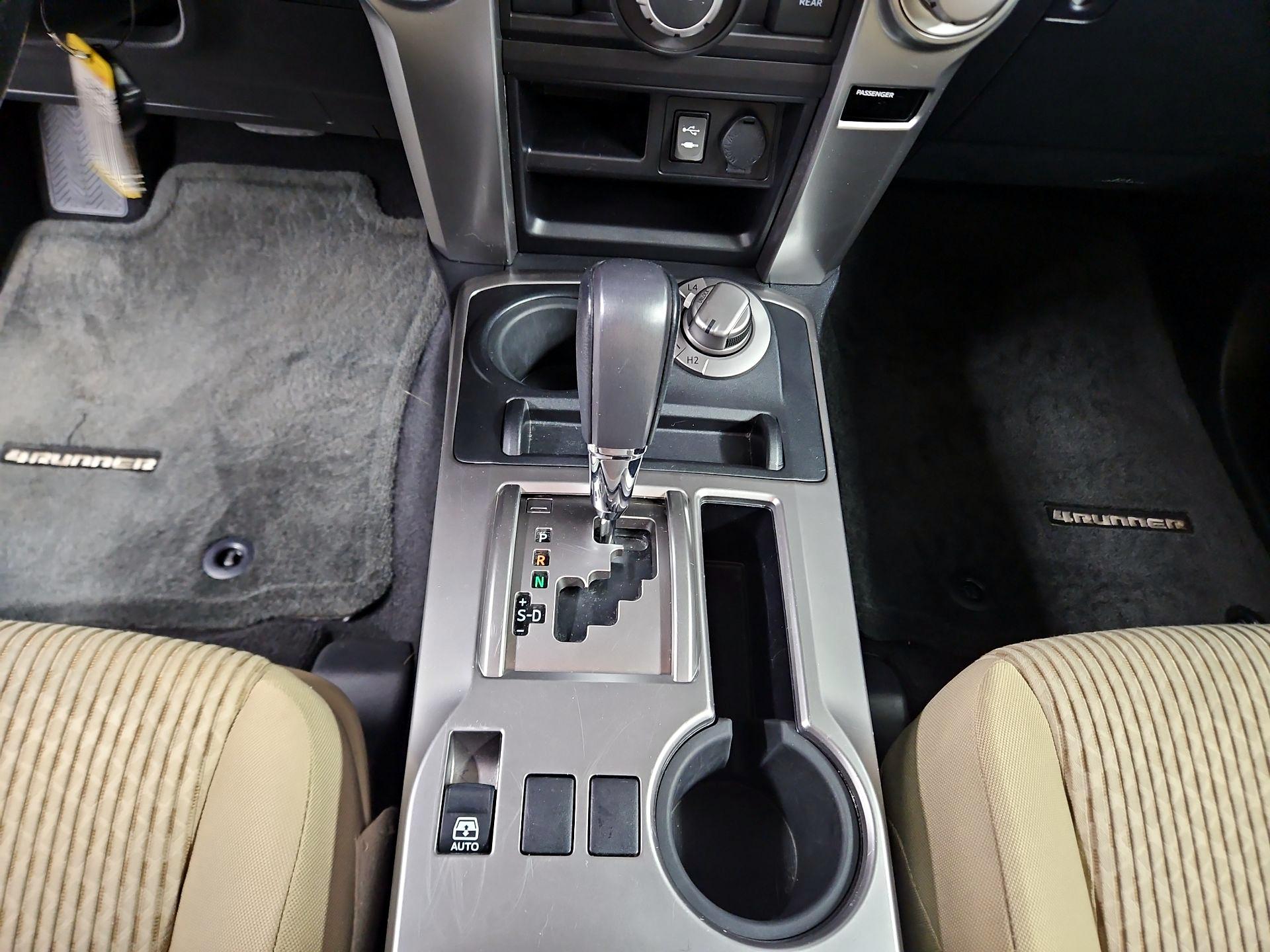 Thumbnail: 2014 Toyota 4Runner - 18