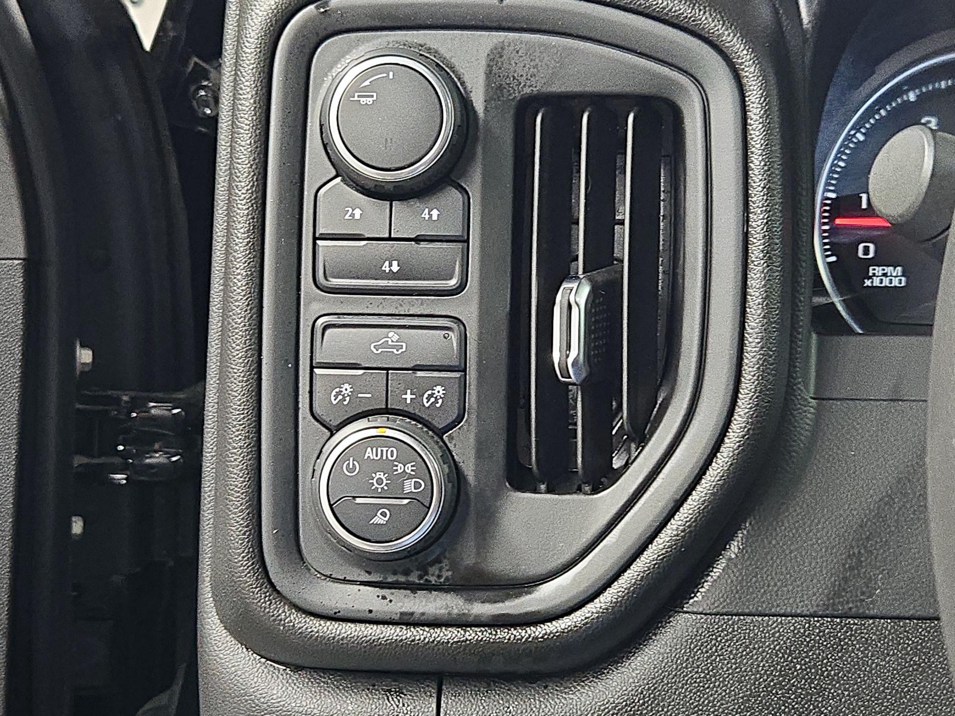 Thumbnail: 2021 Chevrolet Silverado 2500 - 13