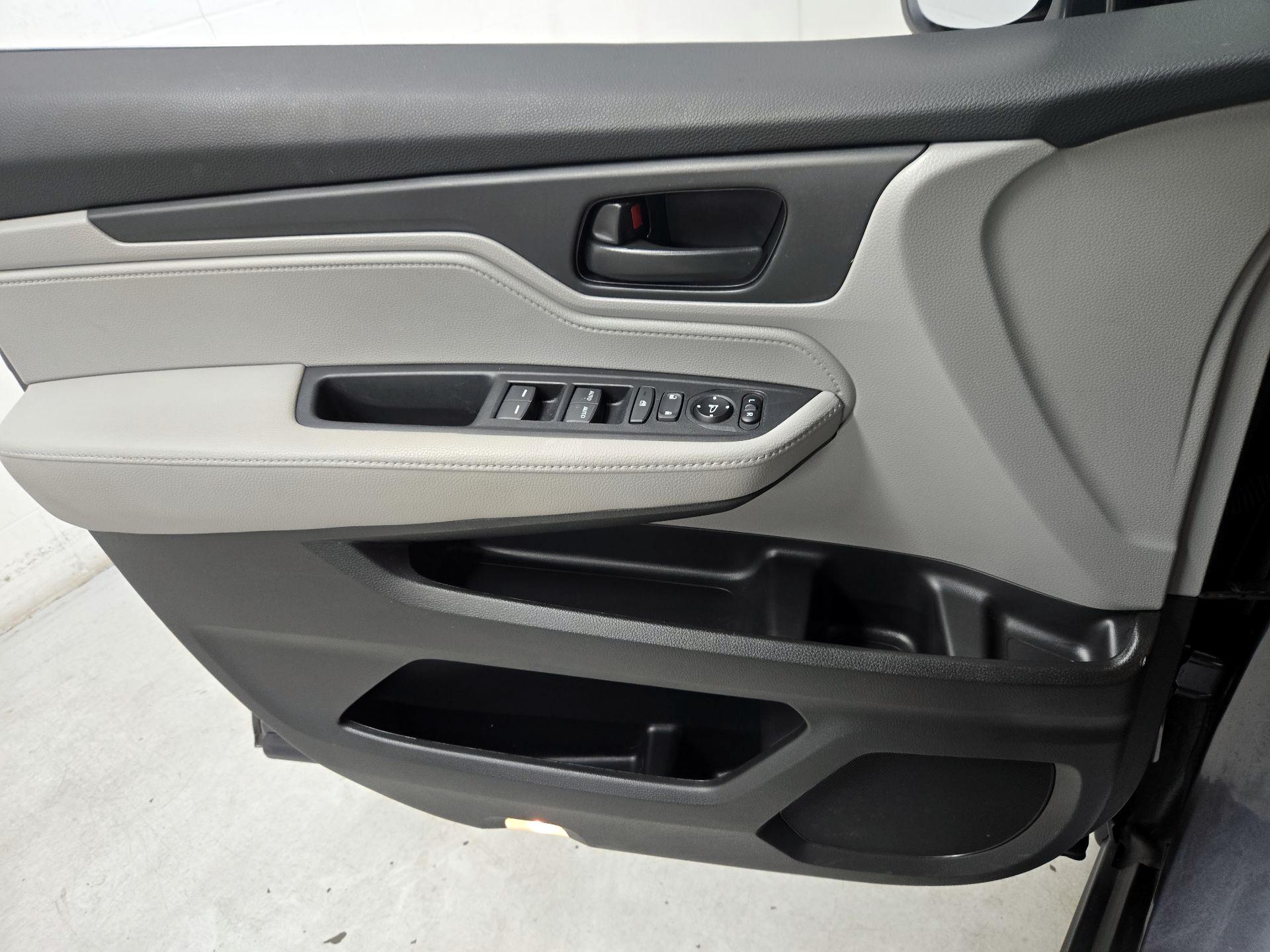 Thumbnail: 2020 Honda Odyssey - 12