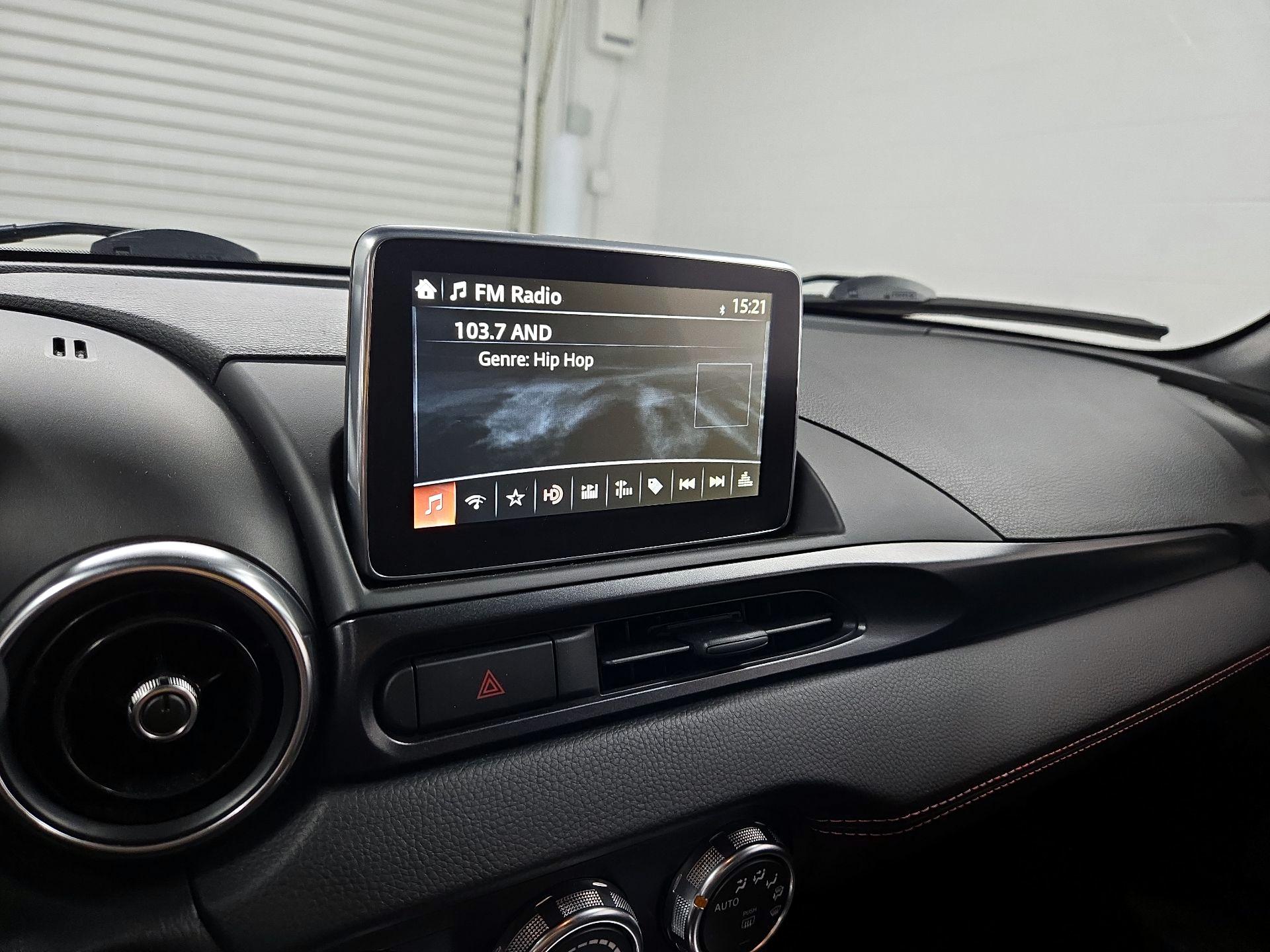 Thumbnail: 2017 Fiat 124 Spider - 16
