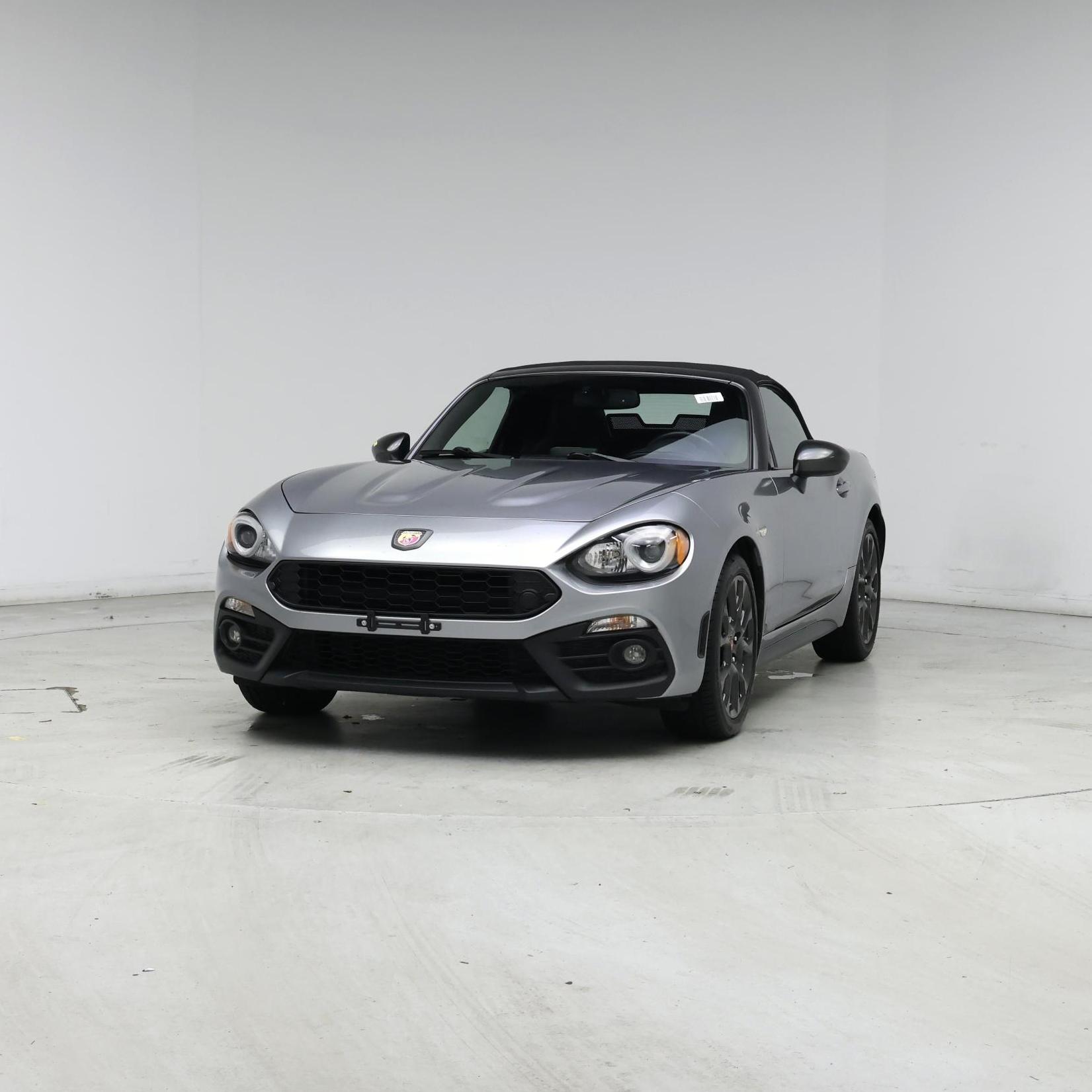 Thumbnail: 2017 Fiat 124 Spider - 4