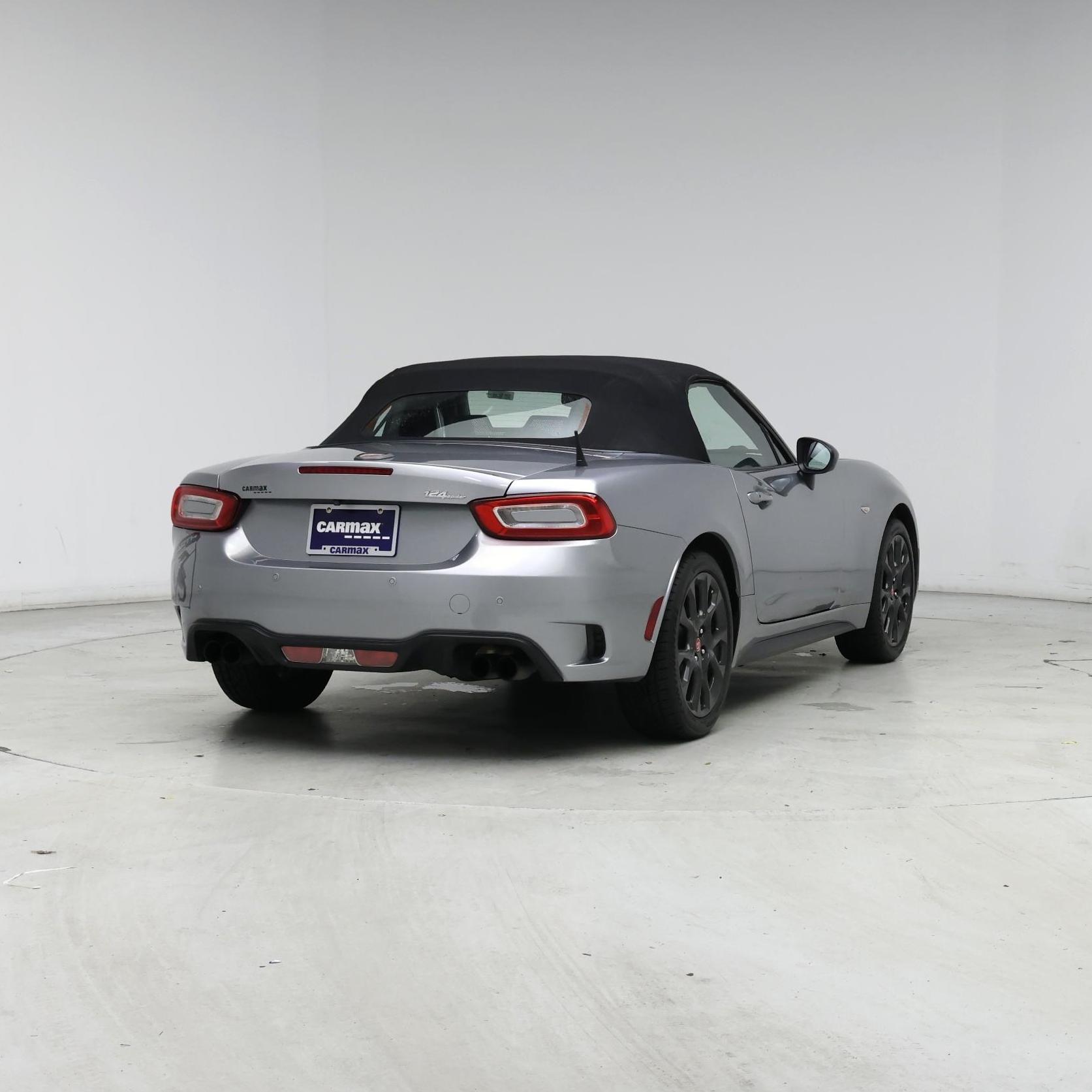 Thumbnail: 2017 Fiat 124 Spider - 8