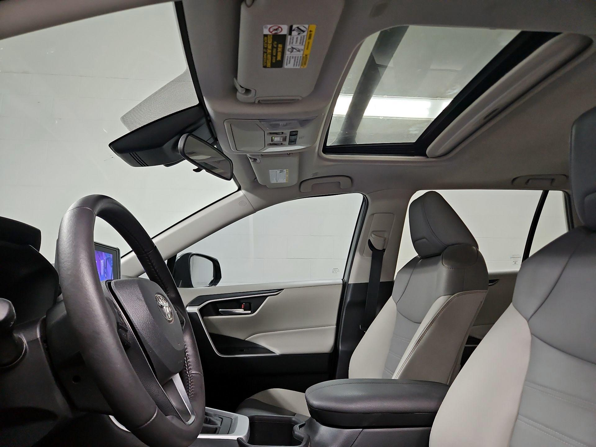 Thumbnail: 2023 Toyota RAV4 - 19