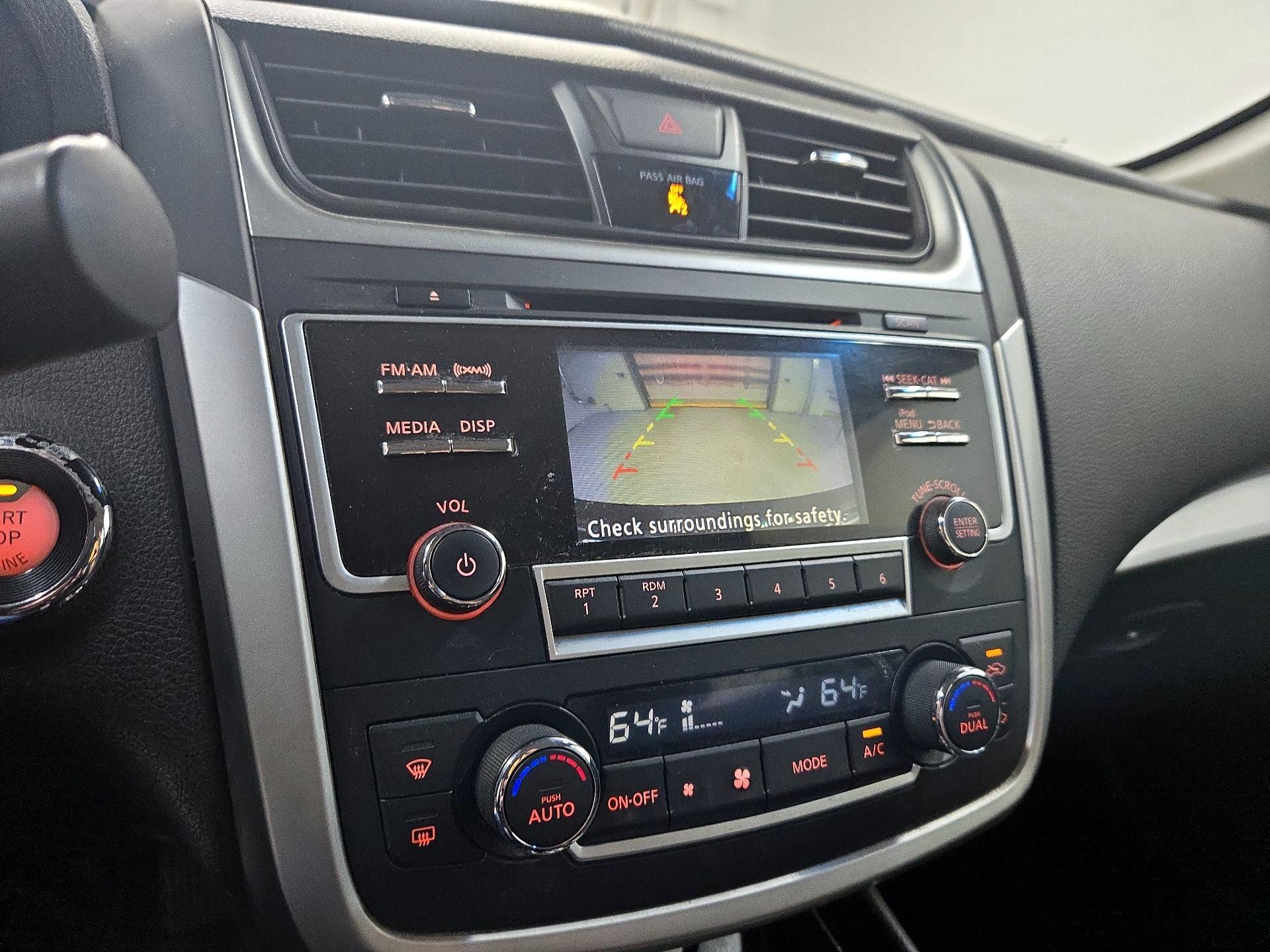 Thumbnail: 2017 Nissan Altima - 14