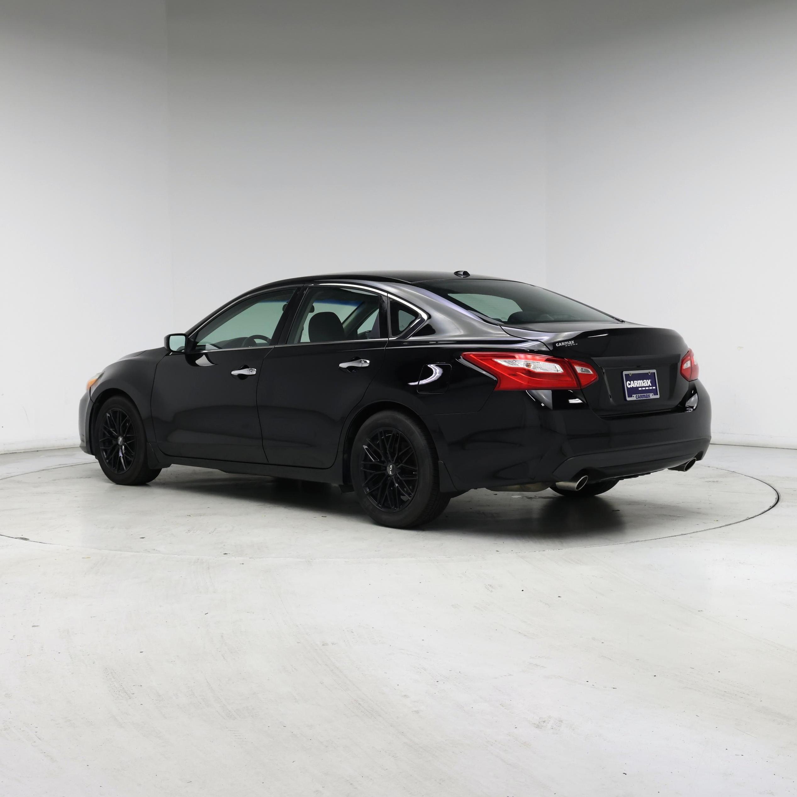 Thumbnail: 2017 Nissan Altima - 2
