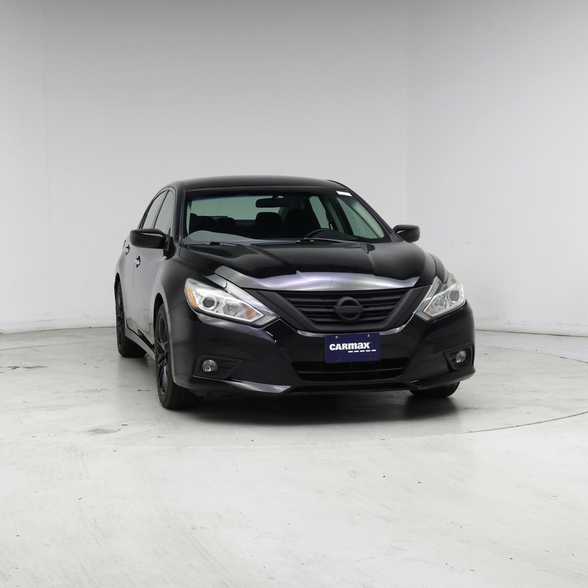 Thumbnail: 2017 Nissan Altima - 5