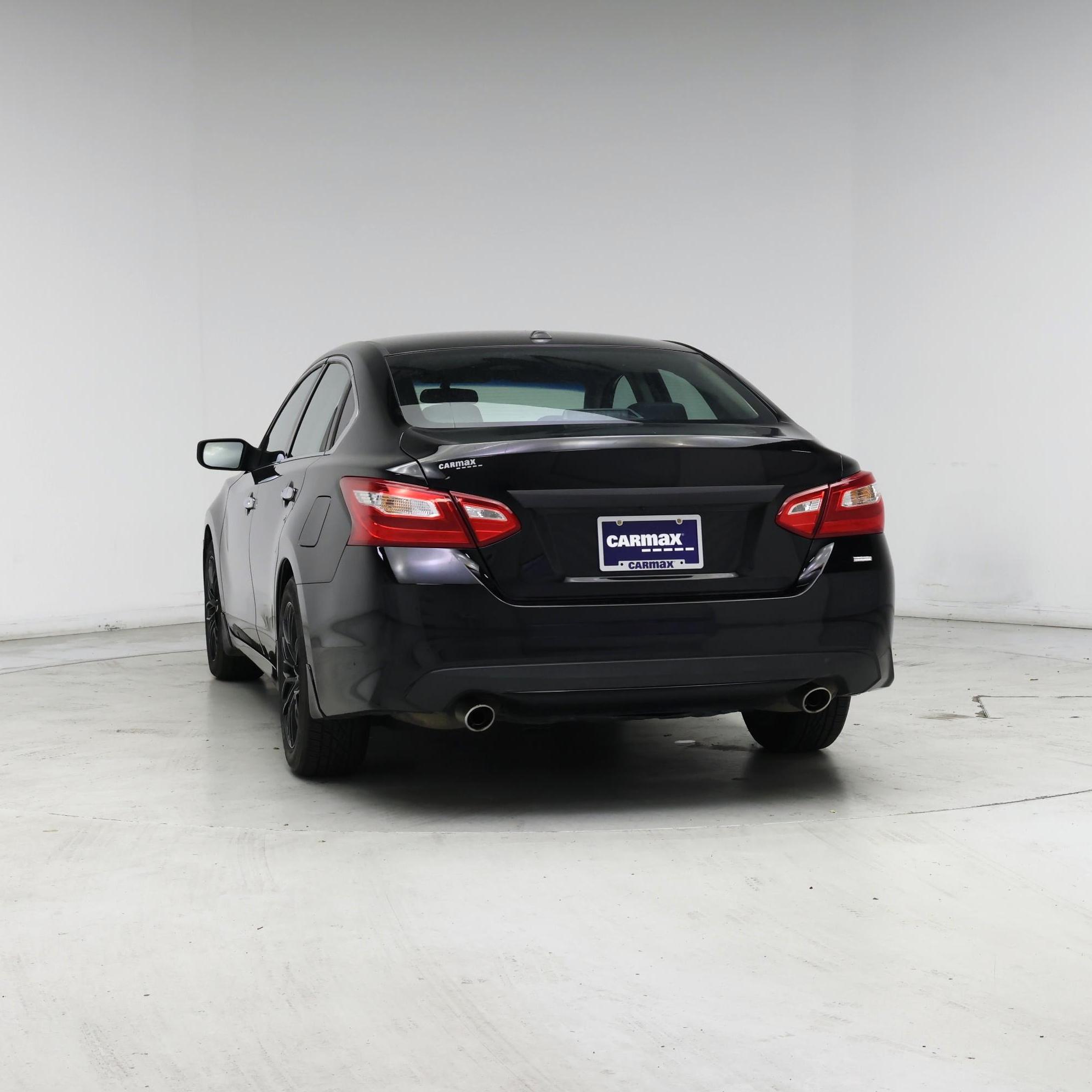 Thumbnail: 2017 Nissan Altima - 6