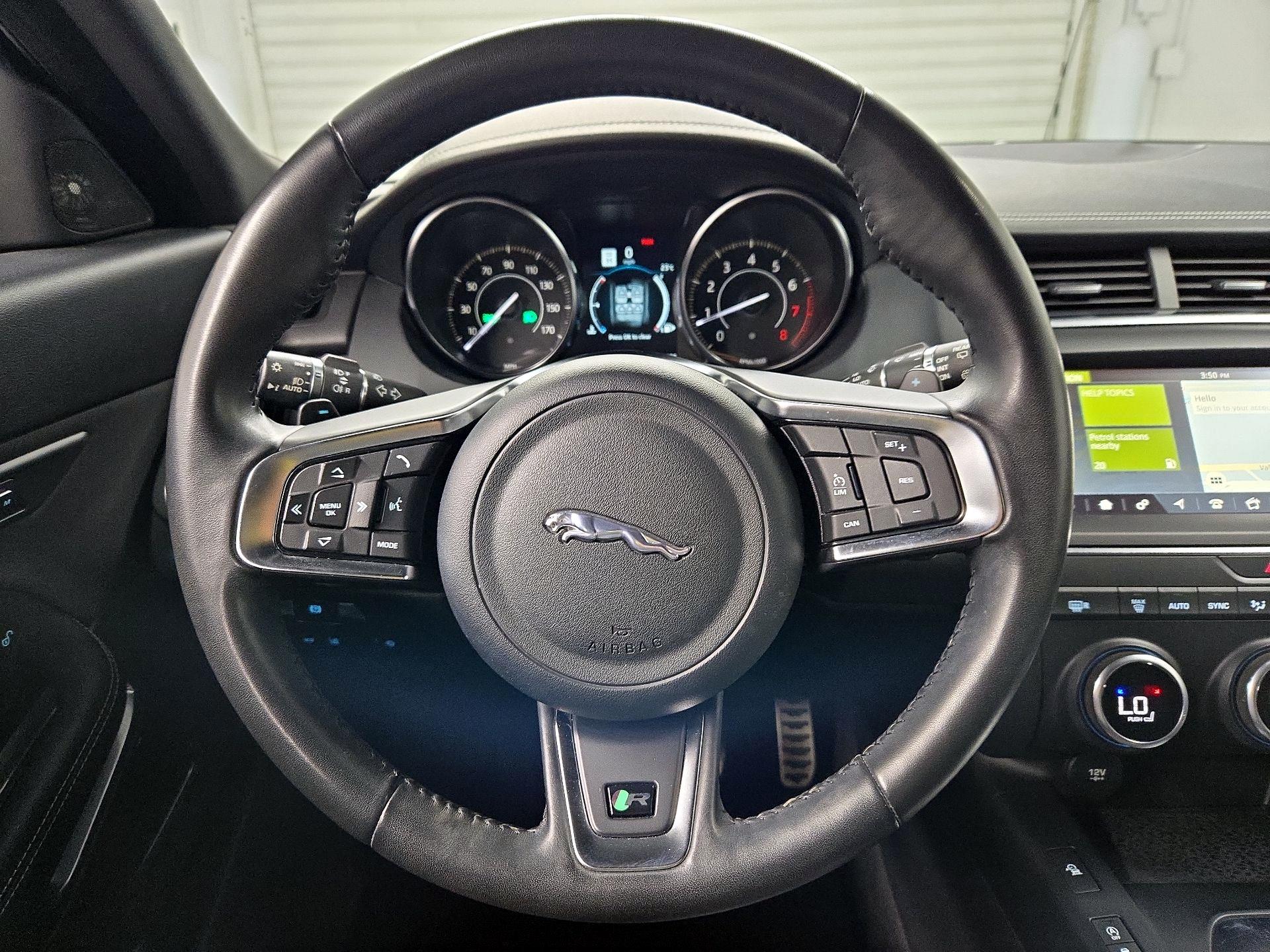 Thumbnail: 2019 Jaguar E-Pace - 10
