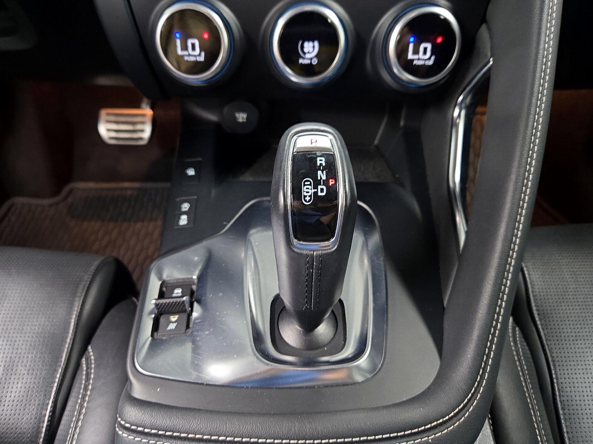 Thumbnail: 2019 Jaguar E-Pace - 18