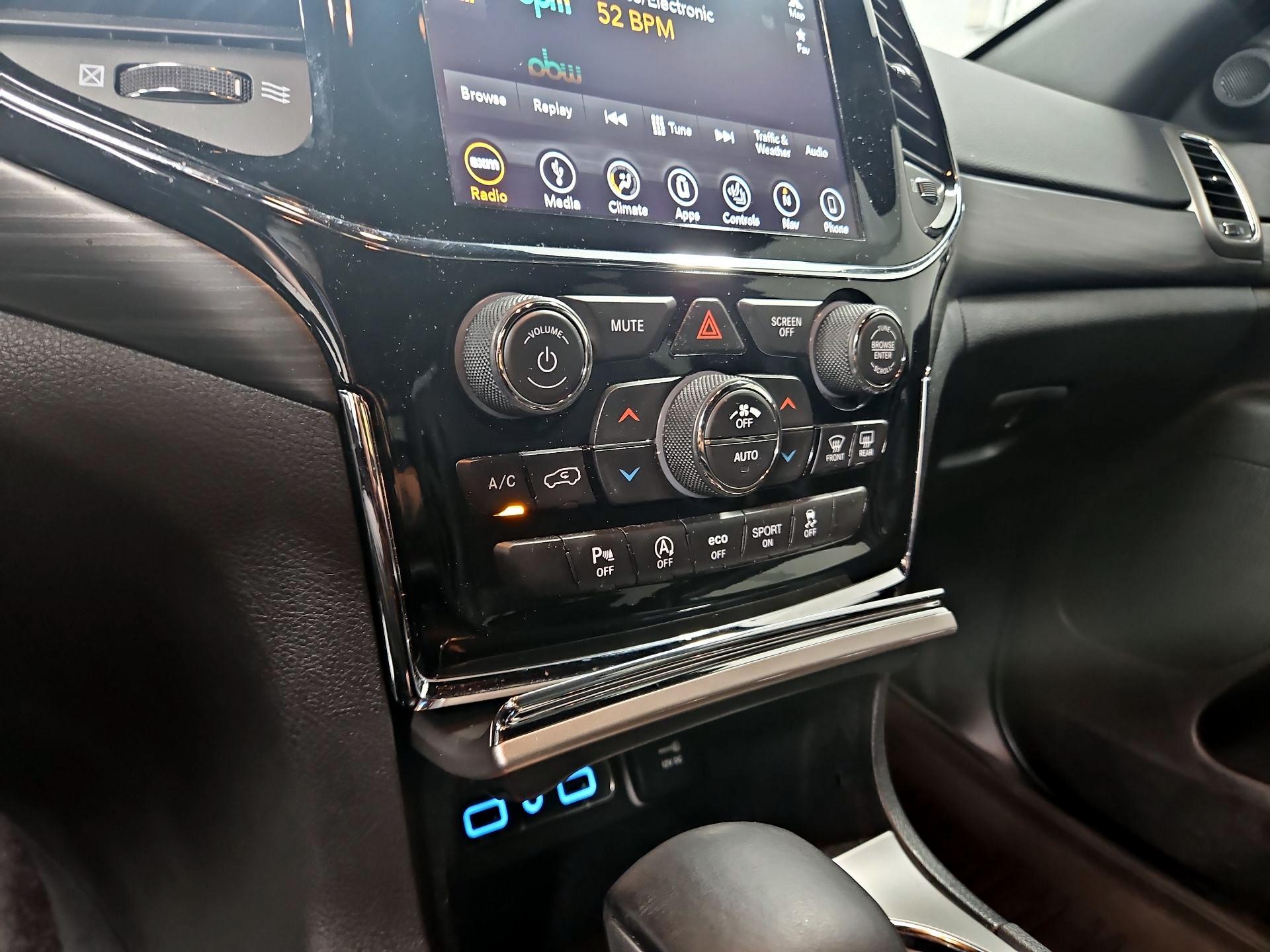 Thumbnail: 2019 Jeep Grand Cherokee - 17