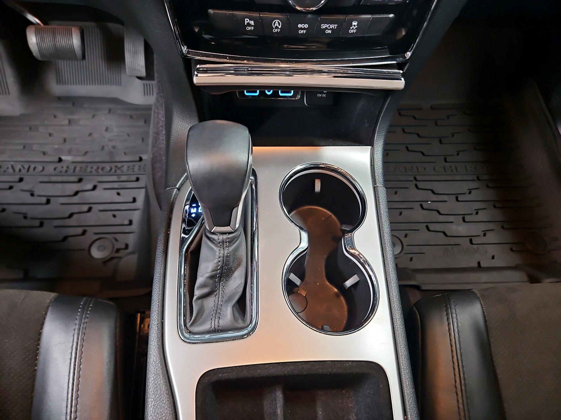 Thumbnail: 2019 Jeep Grand Cherokee - 18