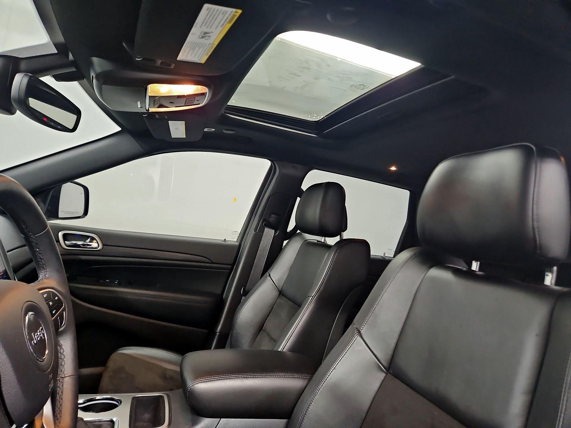 Thumbnail: 2019 Jeep Grand Cherokee - 20