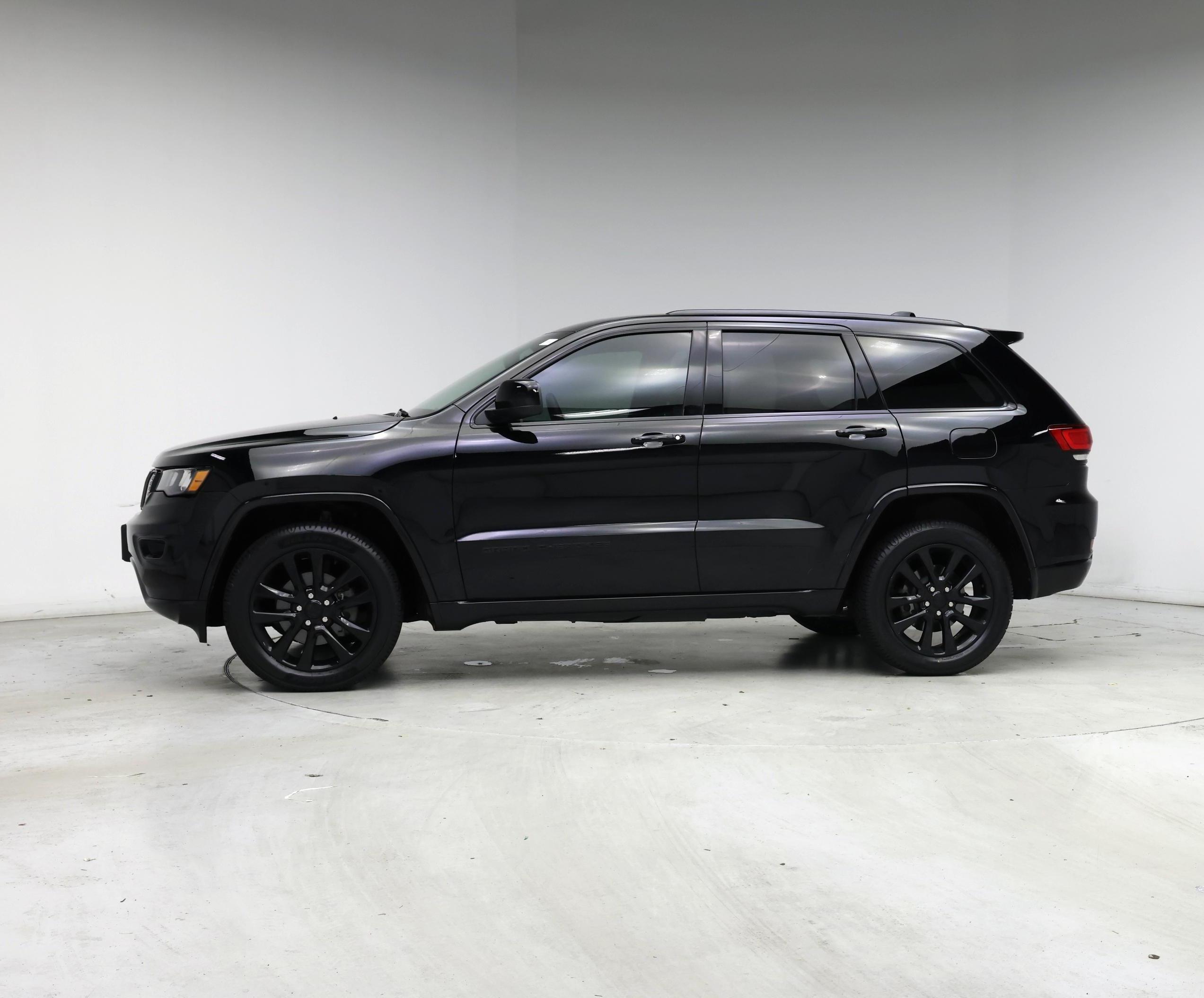 Thumbnail: 2019 Jeep Grand Cherokee - 3