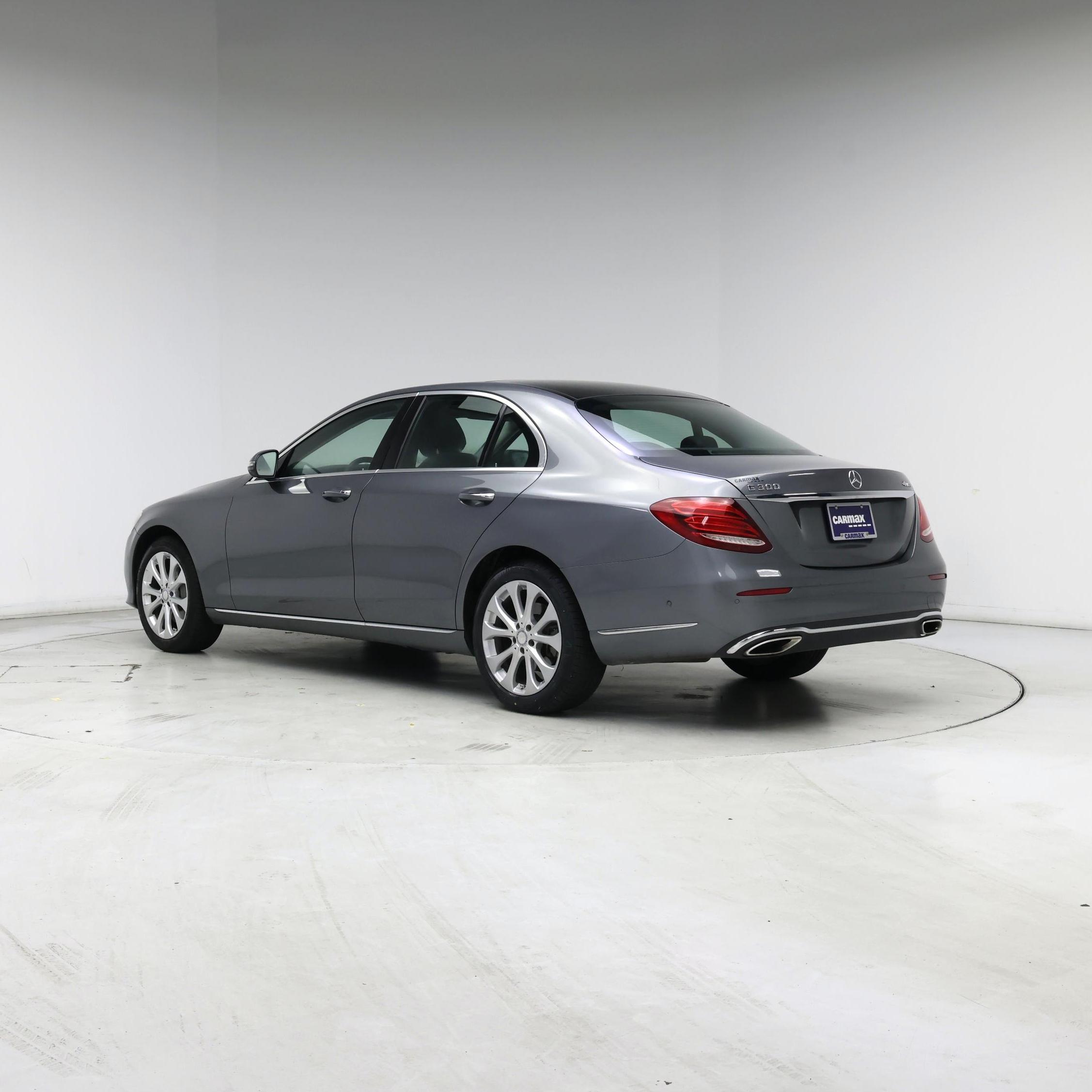 Thumbnail: 2017 Mercedes-Benz E-Class - 2