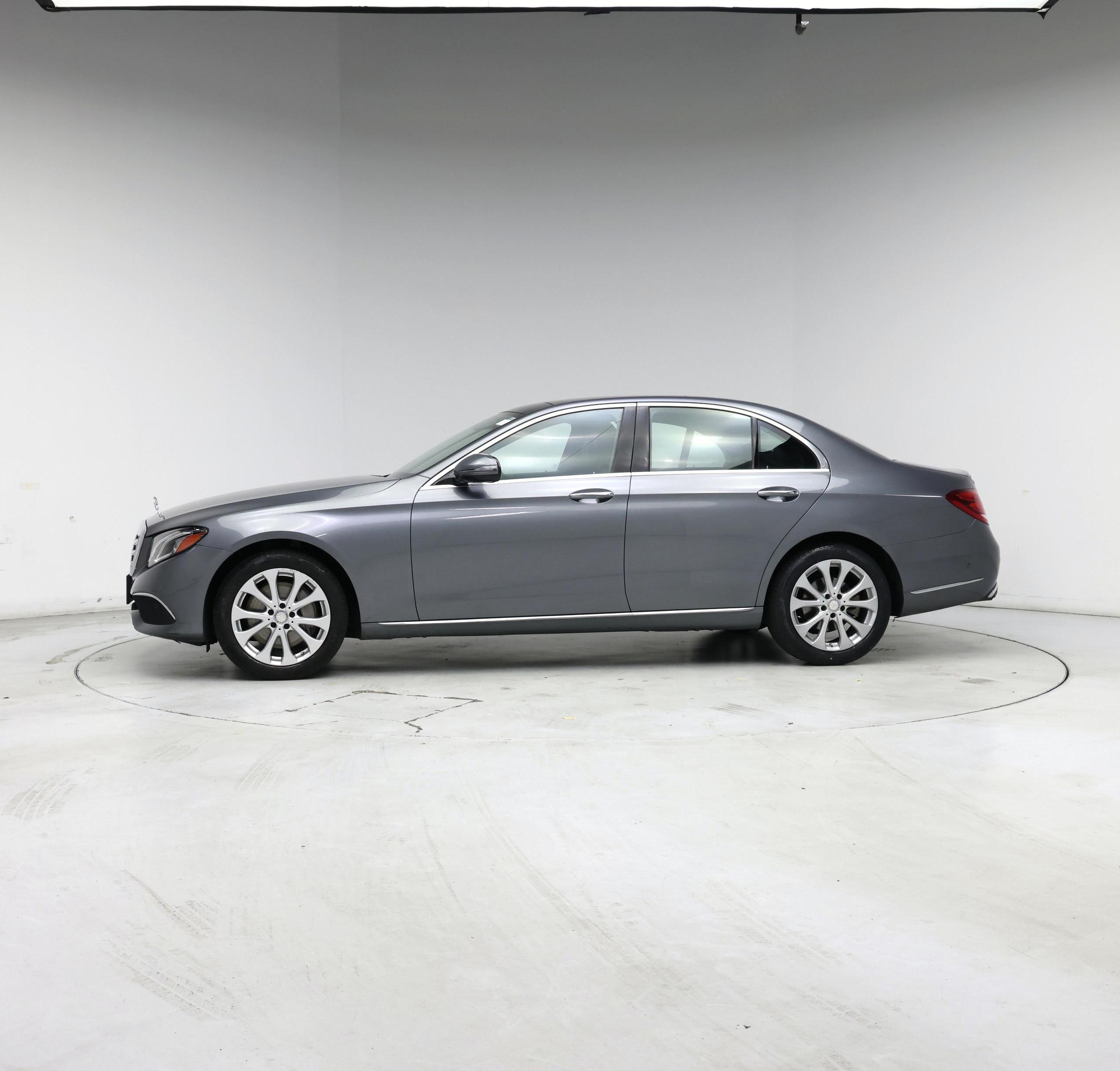 Thumbnail: 2017 Mercedes-Benz E-Class - 3