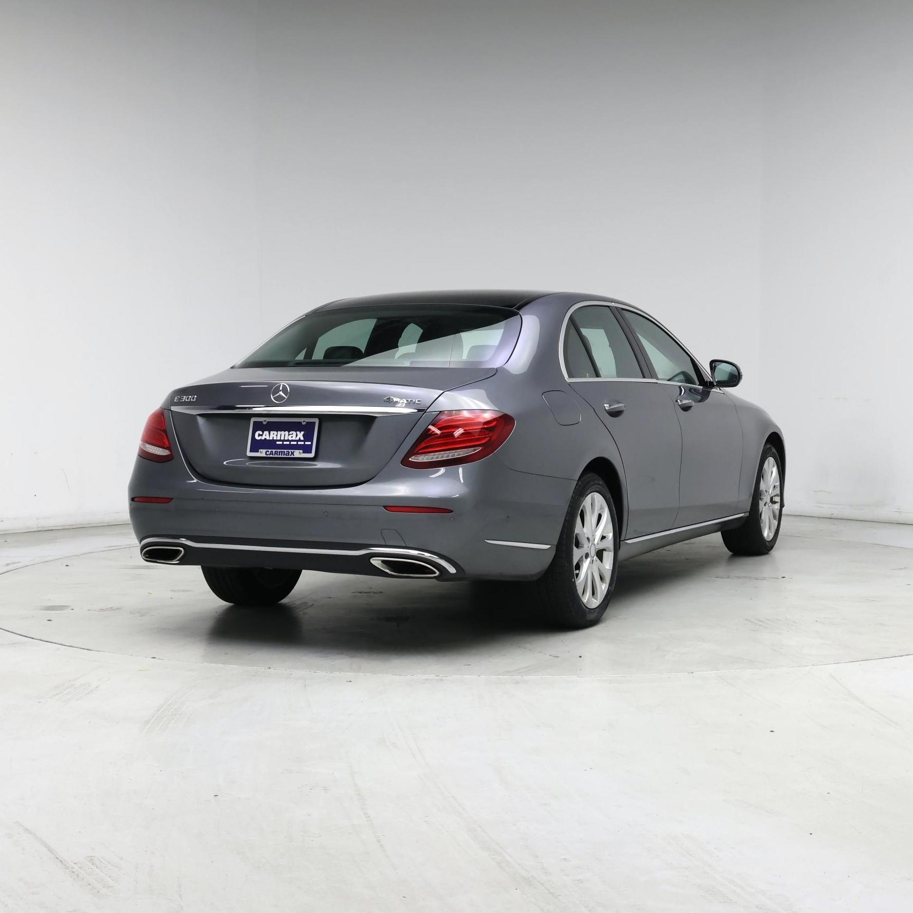 Thumbnail: 2017 Mercedes-Benz E-Class - 8