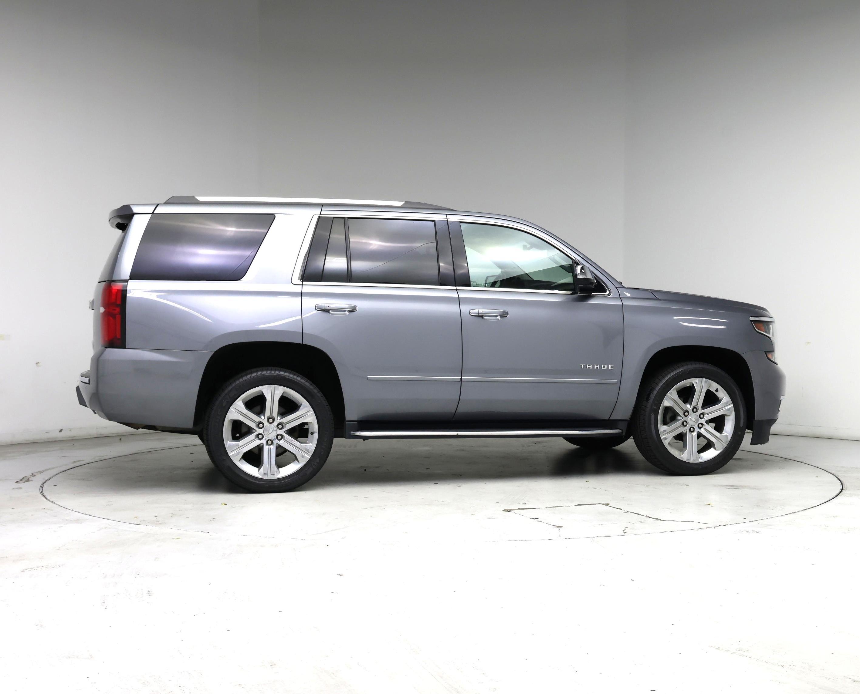 Thumbnail: 2019 Chevrolet Tahoe - 7