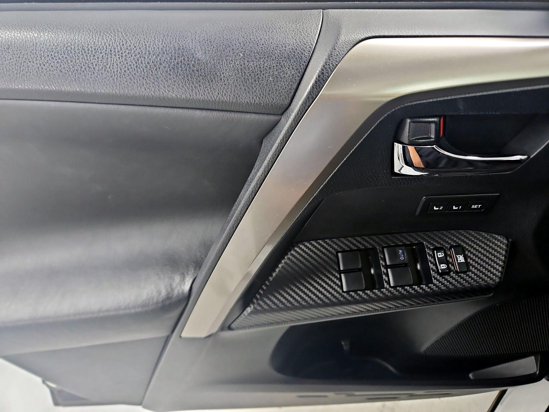 Thumbnail: 2015 Toyota RAV4 - 12