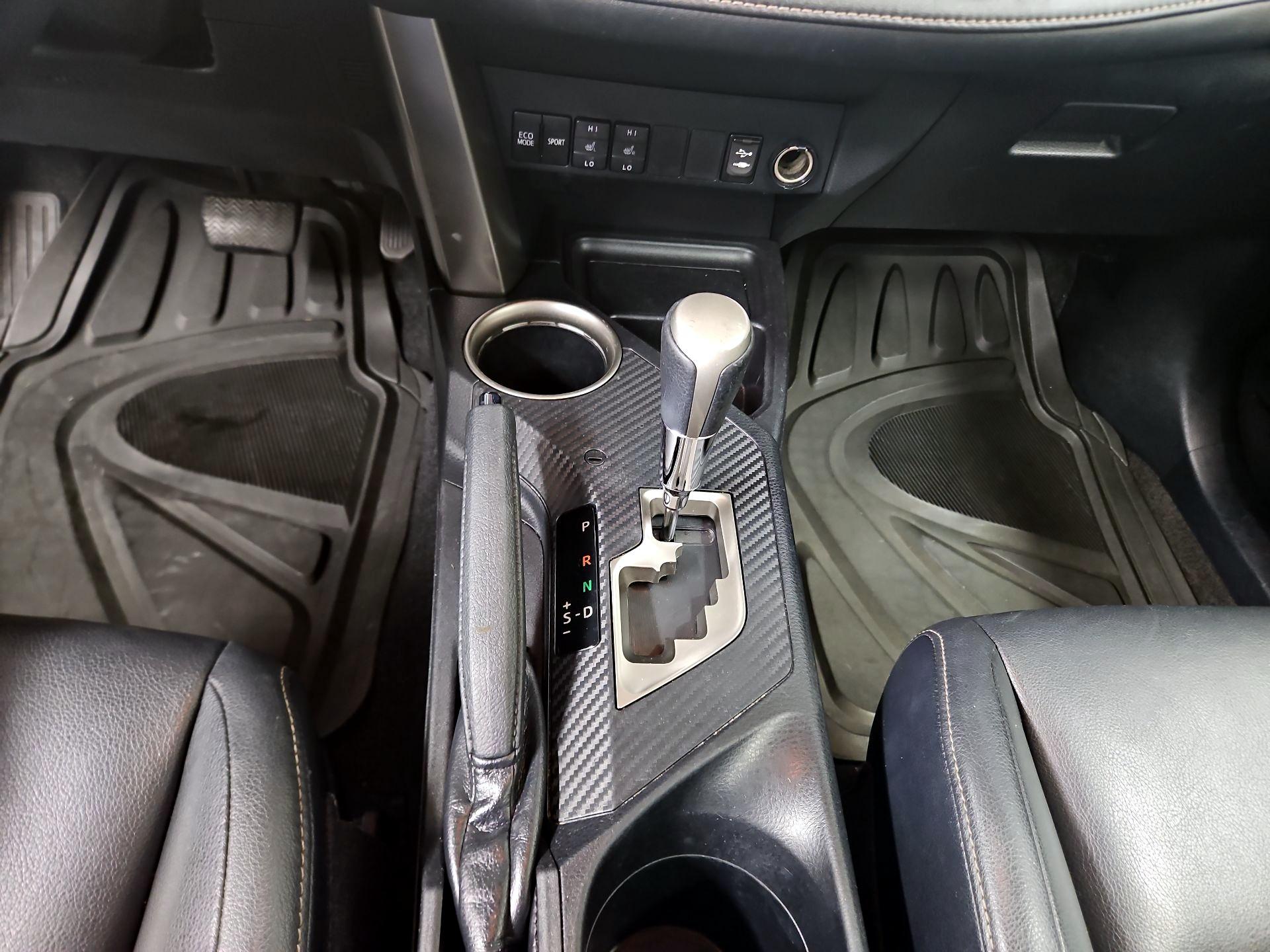 Thumbnail: 2015 Toyota RAV4 - 17