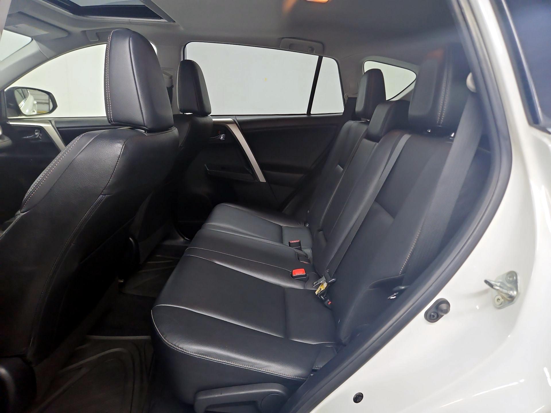 Thumbnail: 2015 Toyota RAV4 - 20
