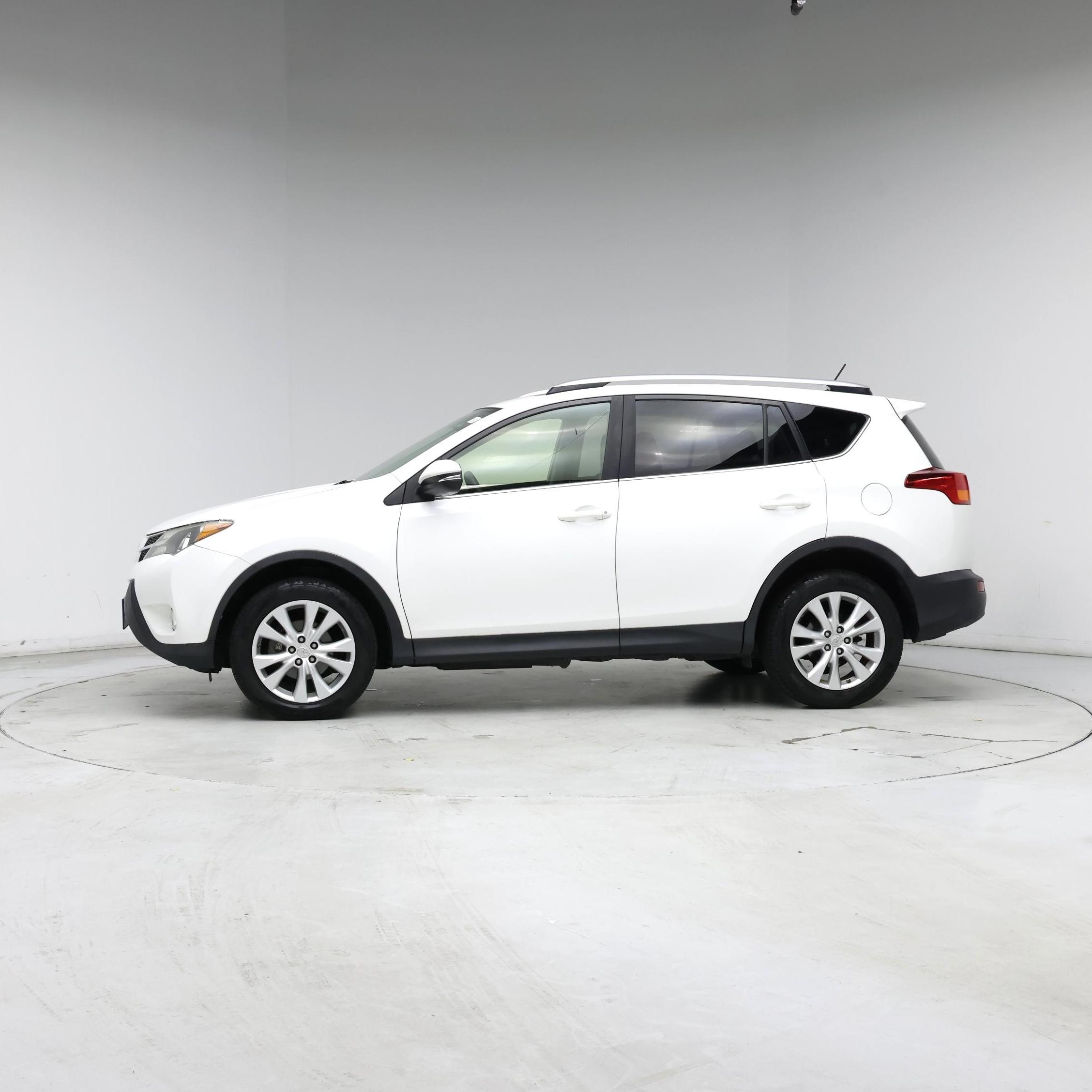Thumbnail: 2015 Toyota RAV4 - 3