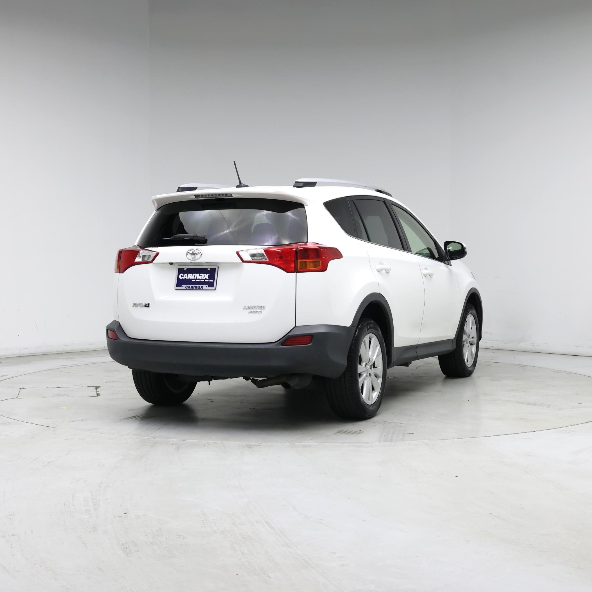 Thumbnail: 2015 Toyota RAV4 - 8