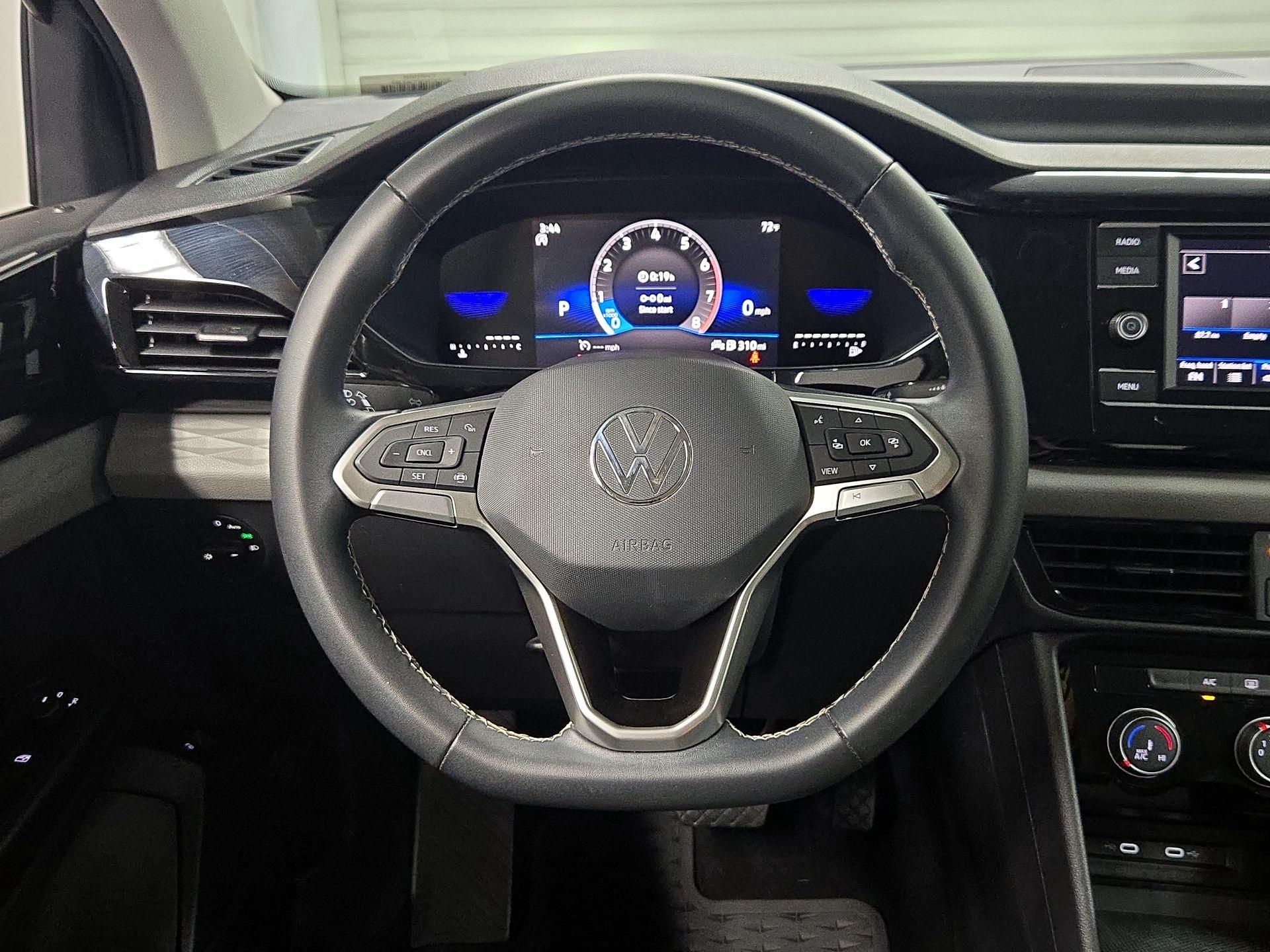 Thumbnail: 2023 Volkswagen Taos - 10