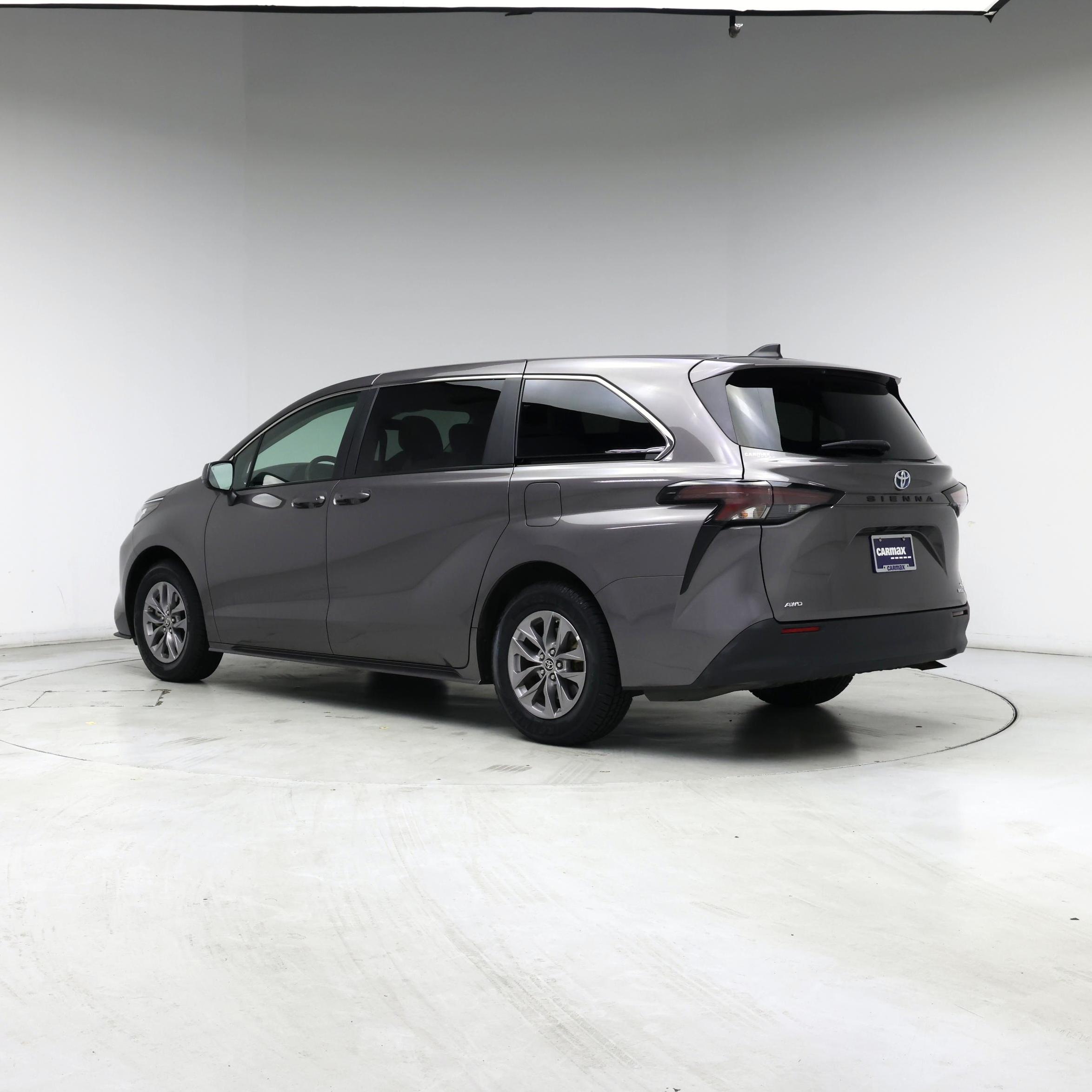 Thumbnail: 2023 Toyota Sienna - 2