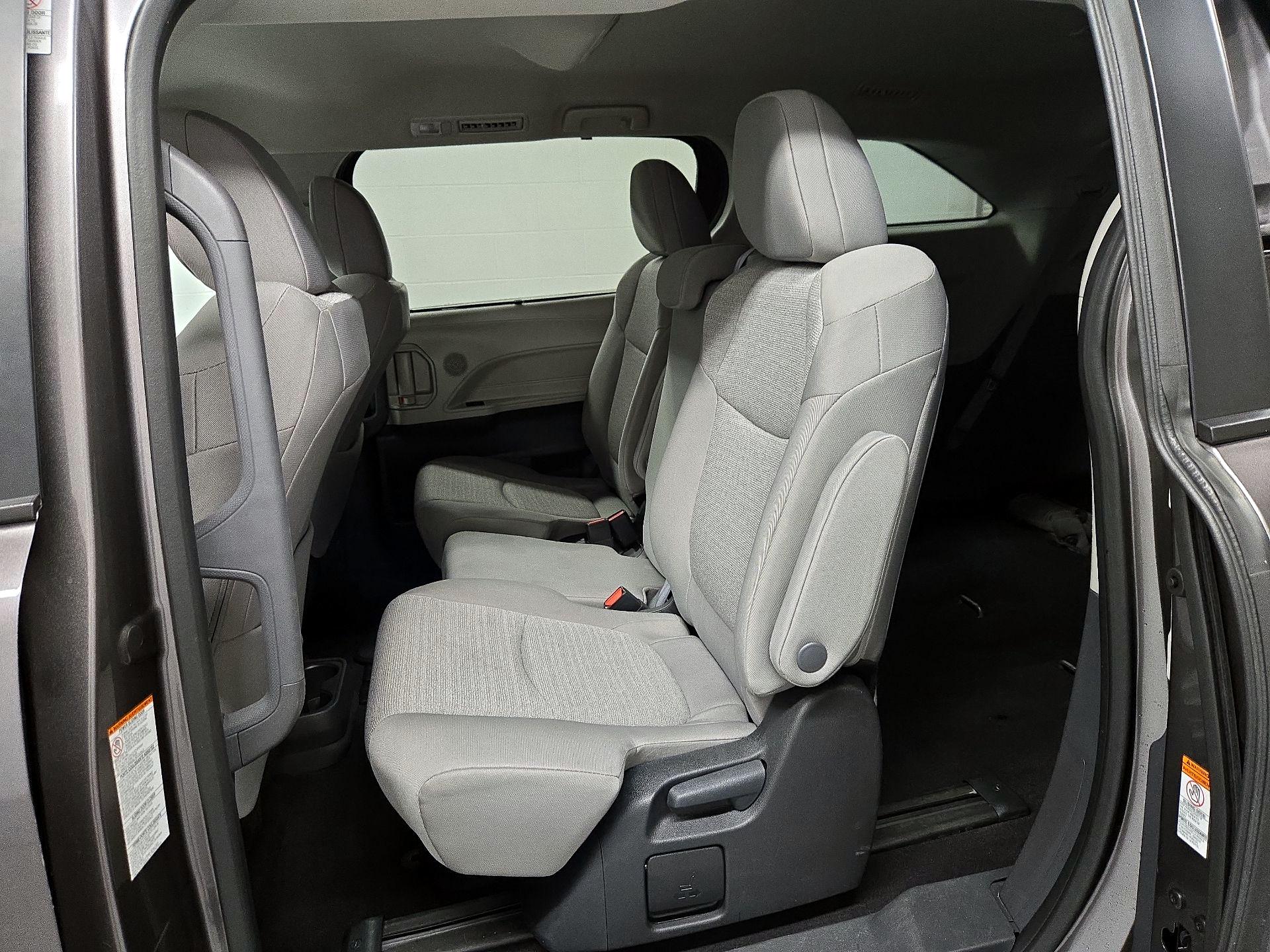 Thumbnail: 2023 Toyota Sienna - 19