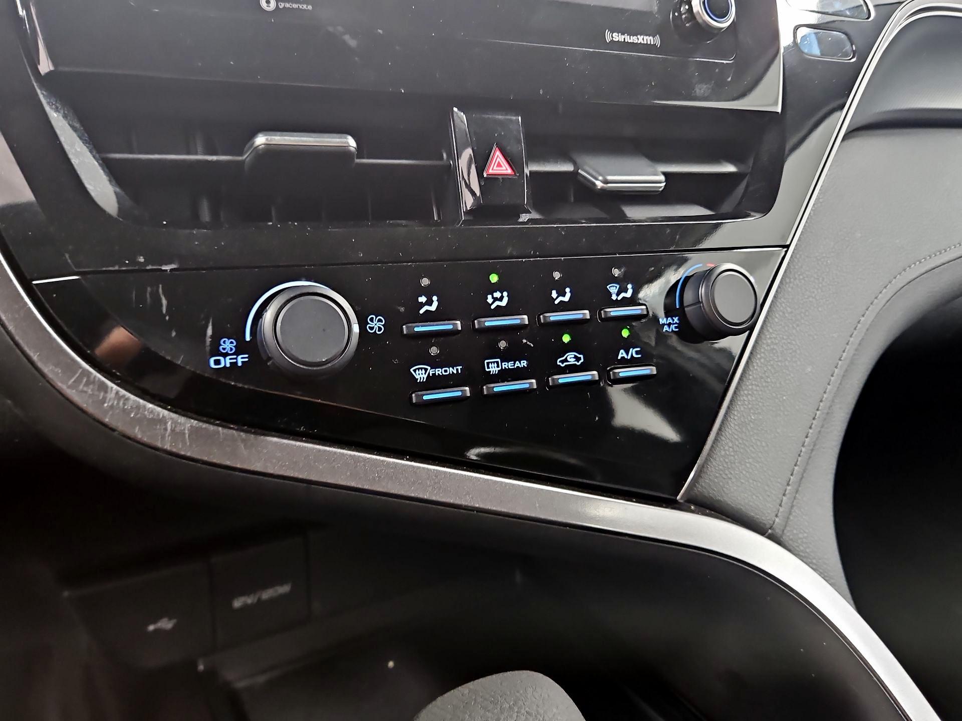 Thumbnail: 2021 Toyota Camry - 16