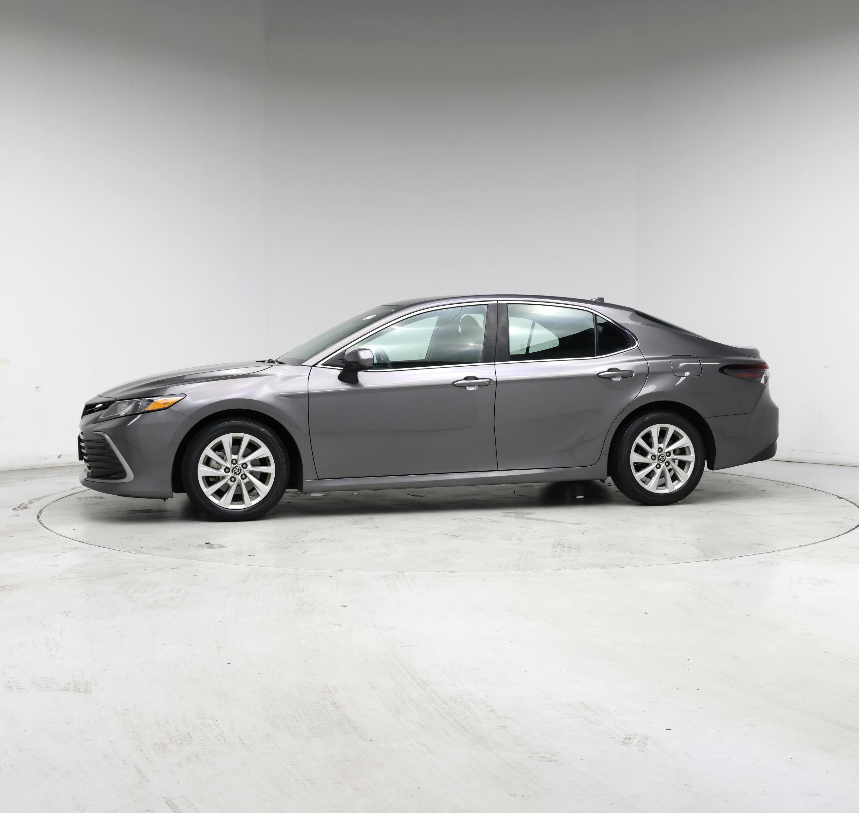 Thumbnail: 2021 Toyota Camry - 3